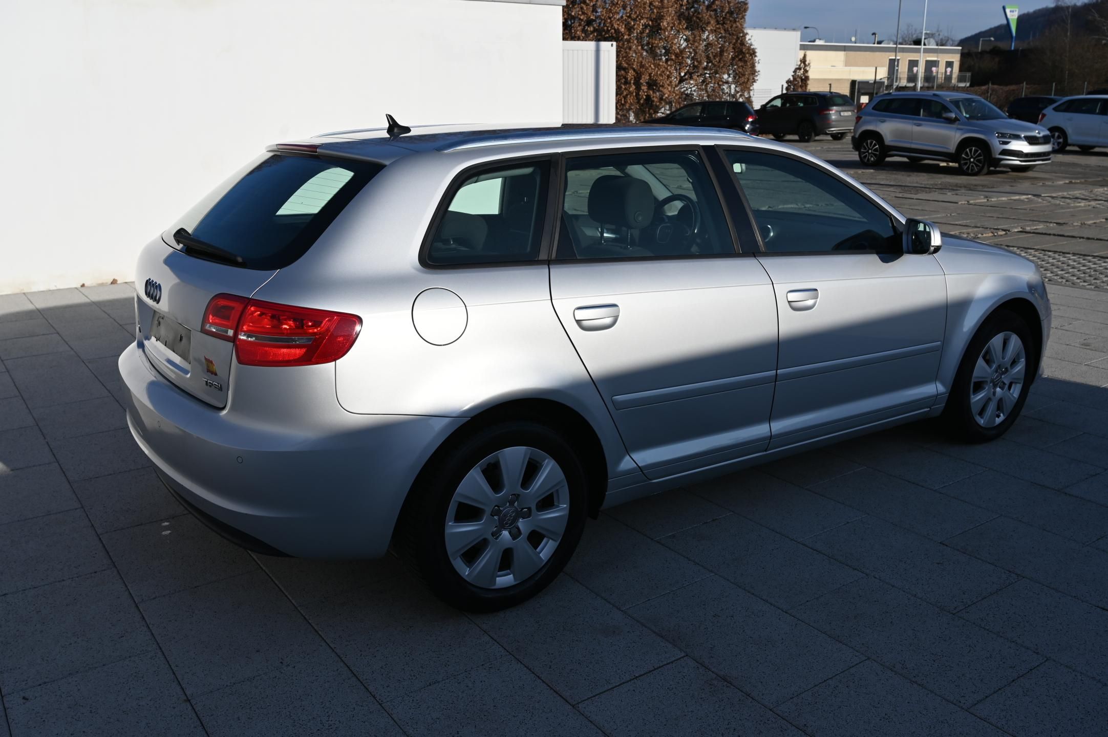 Audi A3, 1.4TFSI 92KW Rezervace 6/2011 - fotka 5
