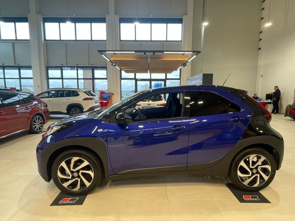 Toyota Aygo, 1.0 Automat Style - fotka 2