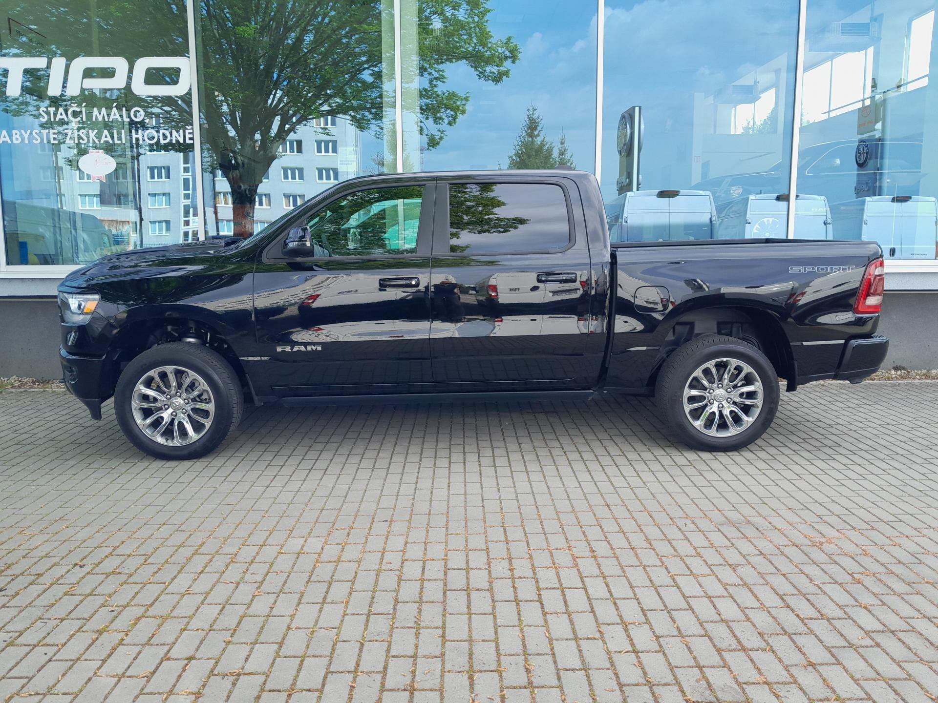 Dodge Ram, 1500, 5.7 V8  Laramie - fotka 6
