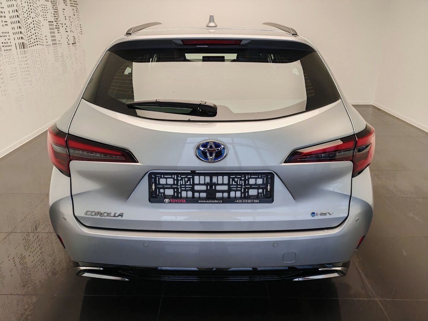 Toyota Corolla, 1.8 Hybrid e-CVT Comfort - fotka 5
