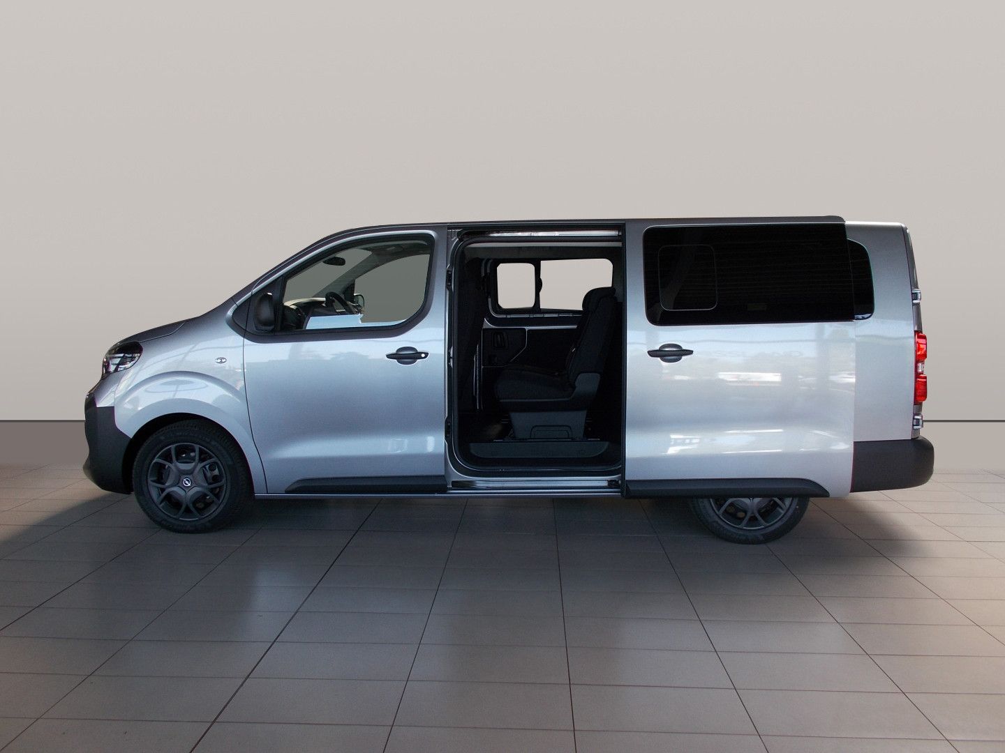 Opel Vivaro, L2 (L) Combi 2.2 CDTi (132kW/1 - fotka 6