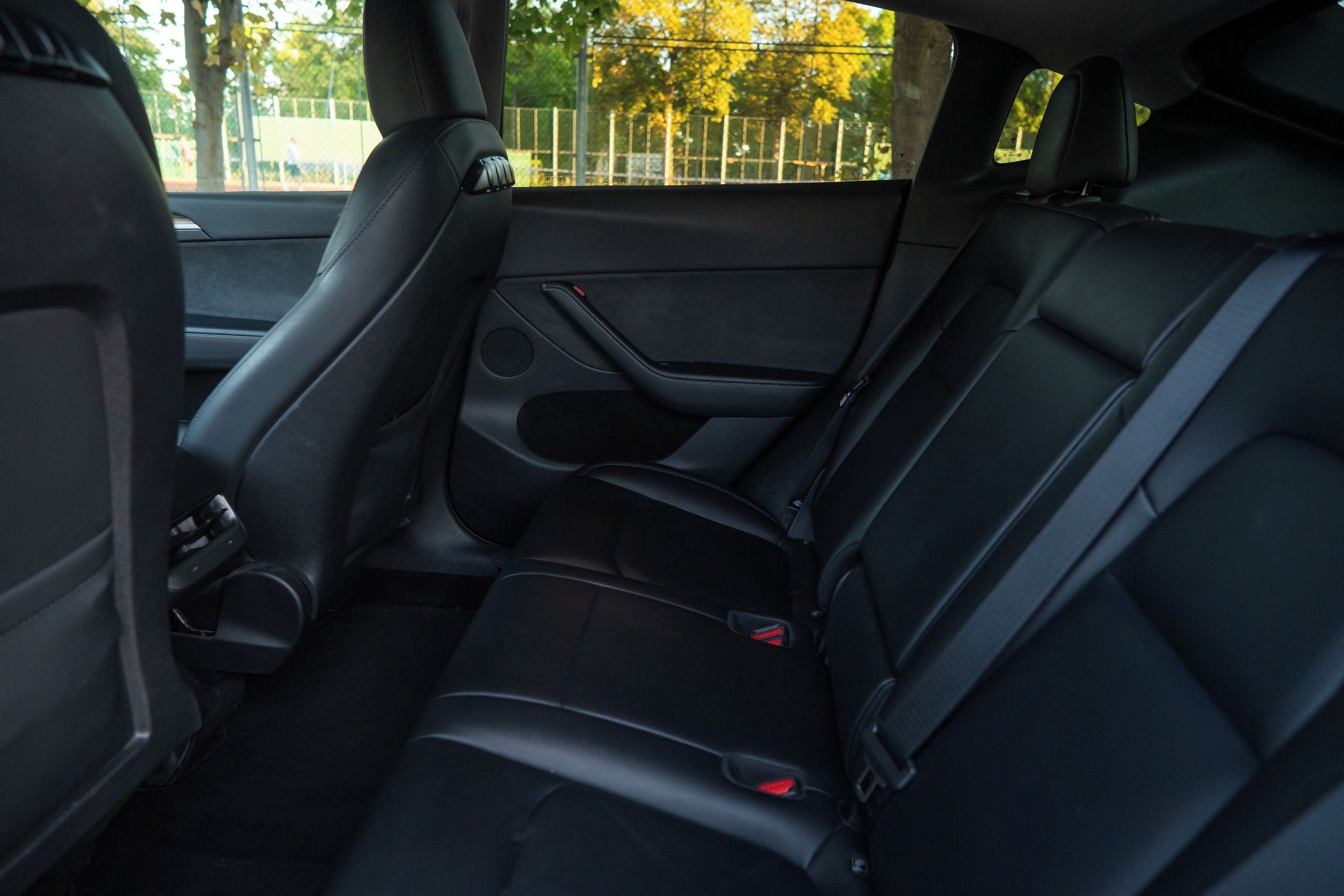 Tesla Model Y, Tesla Y RWD LFP - fotka 5