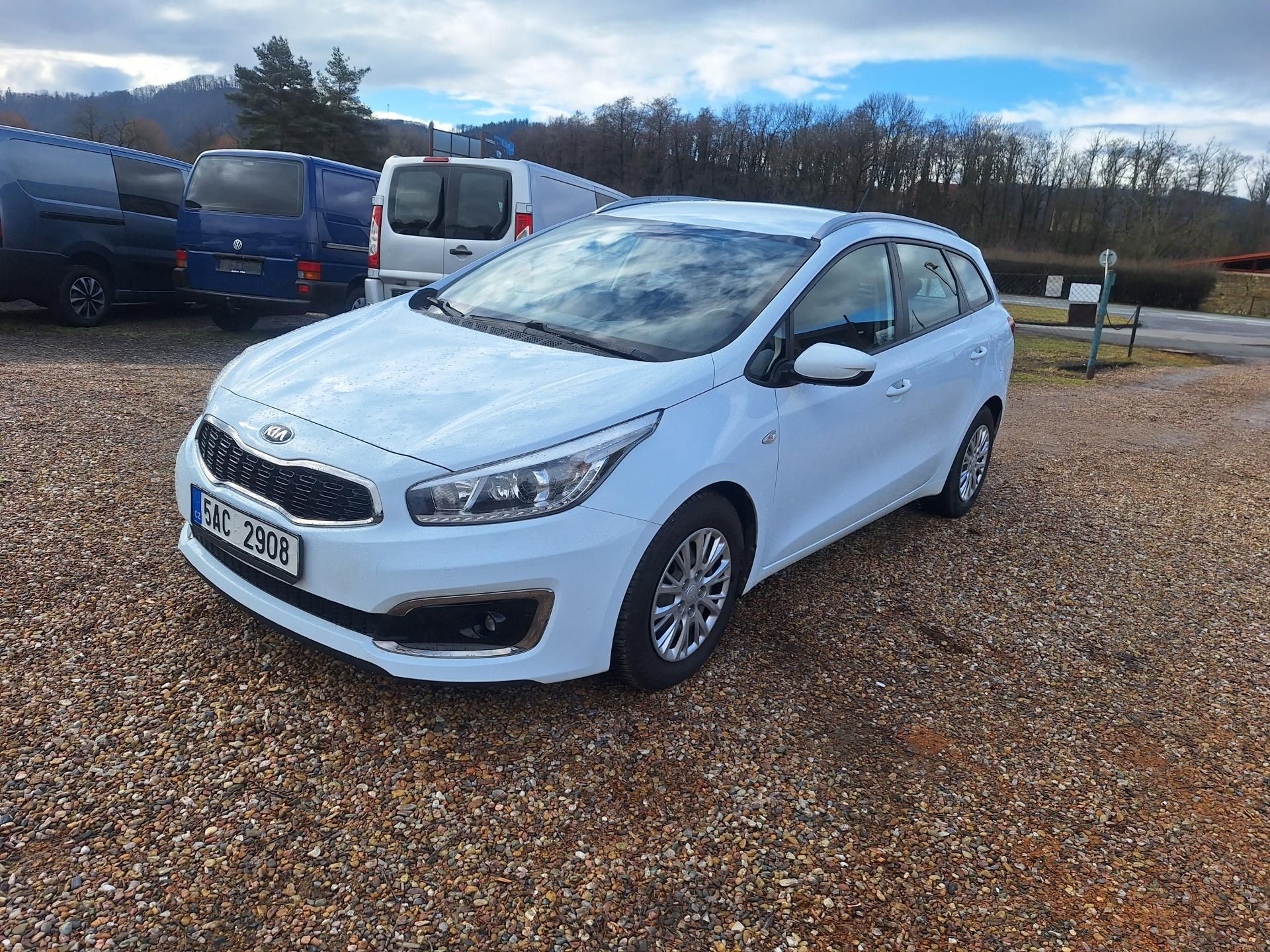 Kia Cee´d, 1.4 Crdi - fotka 2