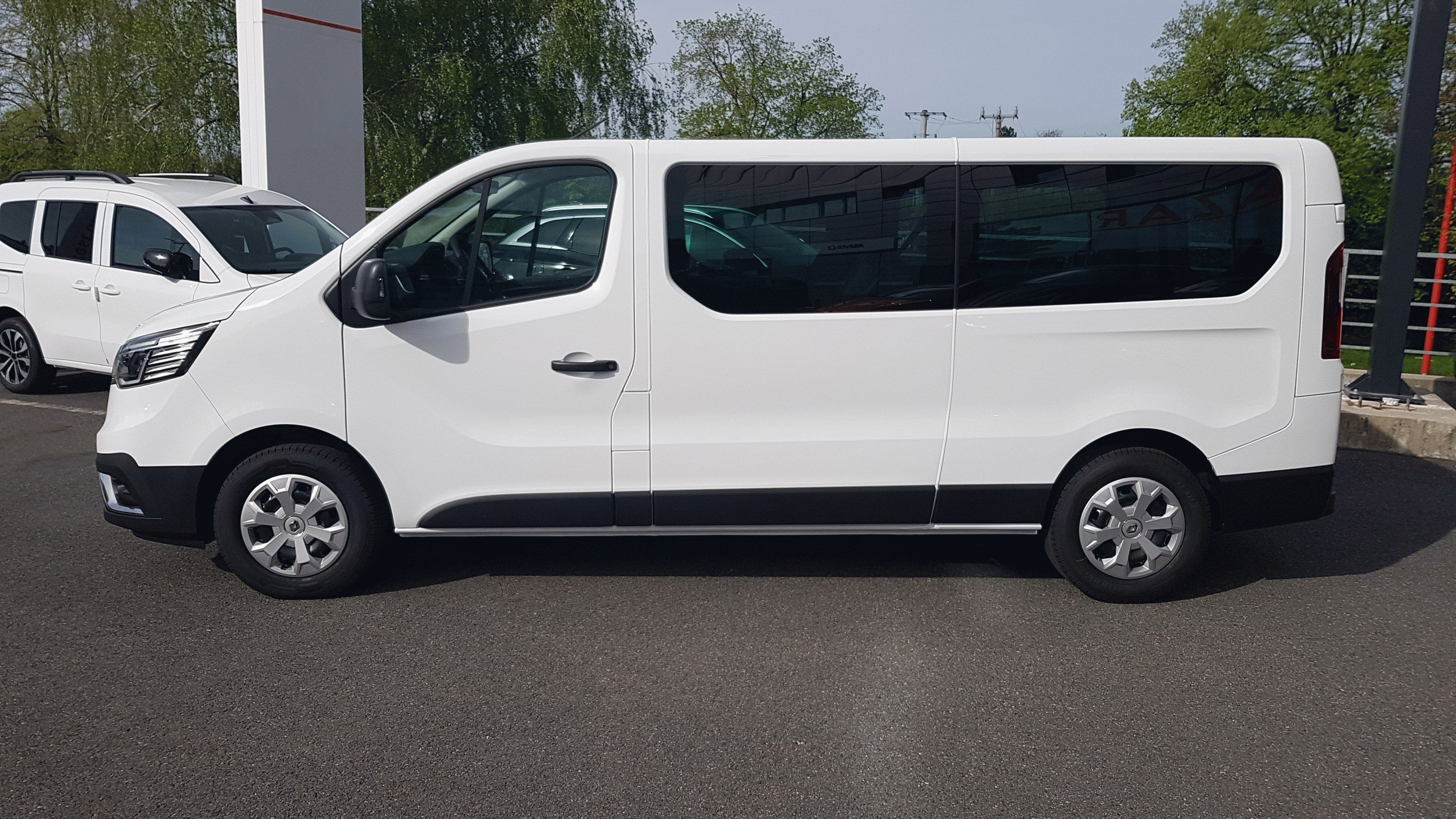 Renault Trafic, 2.0 dci L2 dCi 110 GSR2 Combi - fotka 2