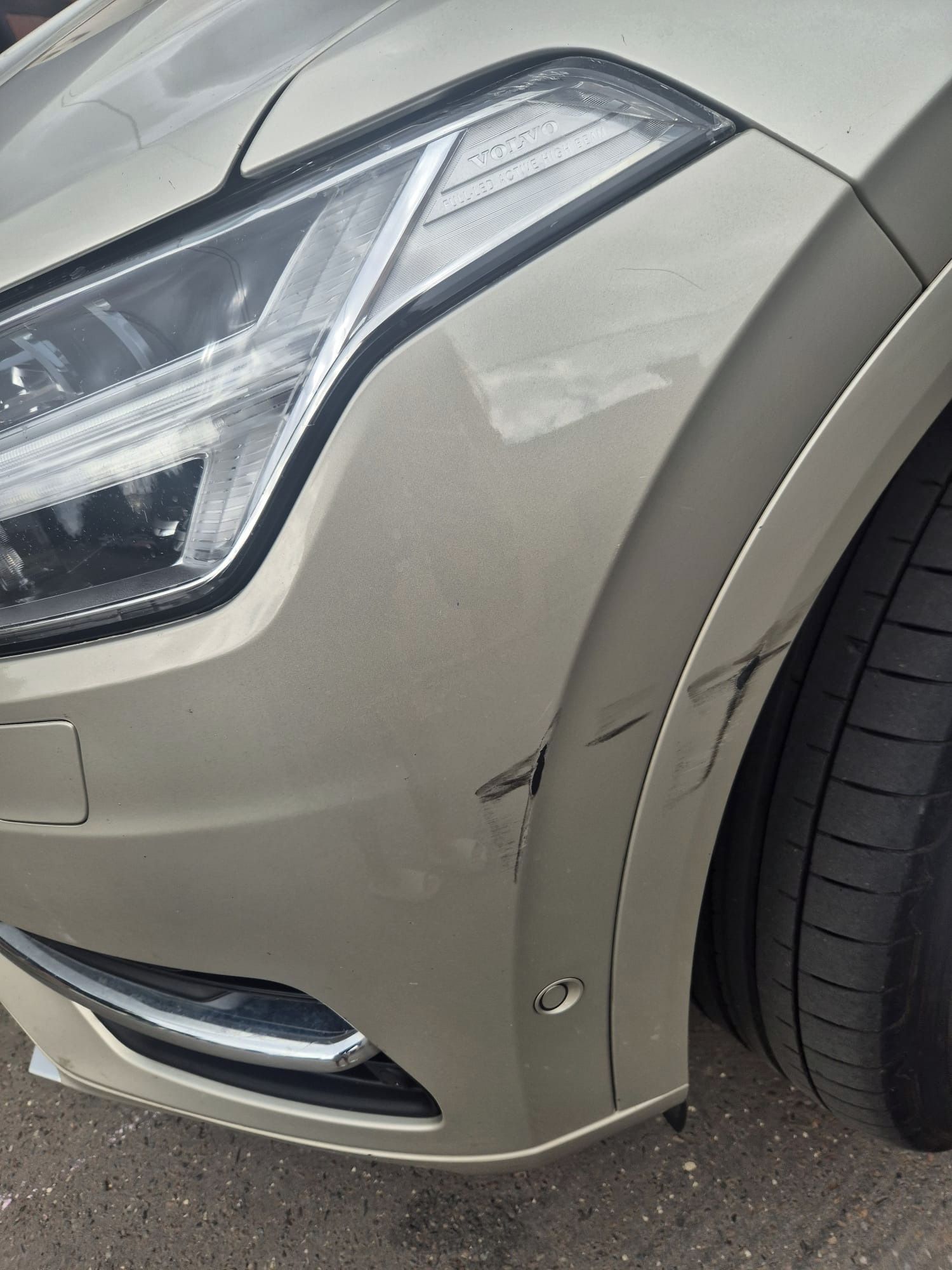 Volvo XC90, 2.0 D5 173KW 4x4, 7míst - fotka 5