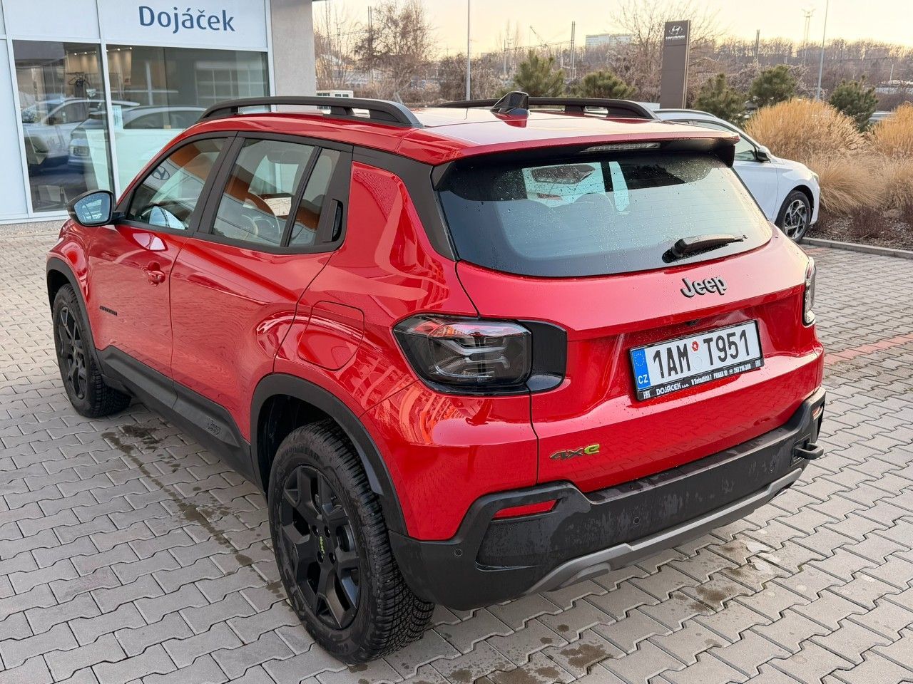 Jeep Avenger, 4xe Upland 1.2 Turbo e-Hybrid - fotka 6