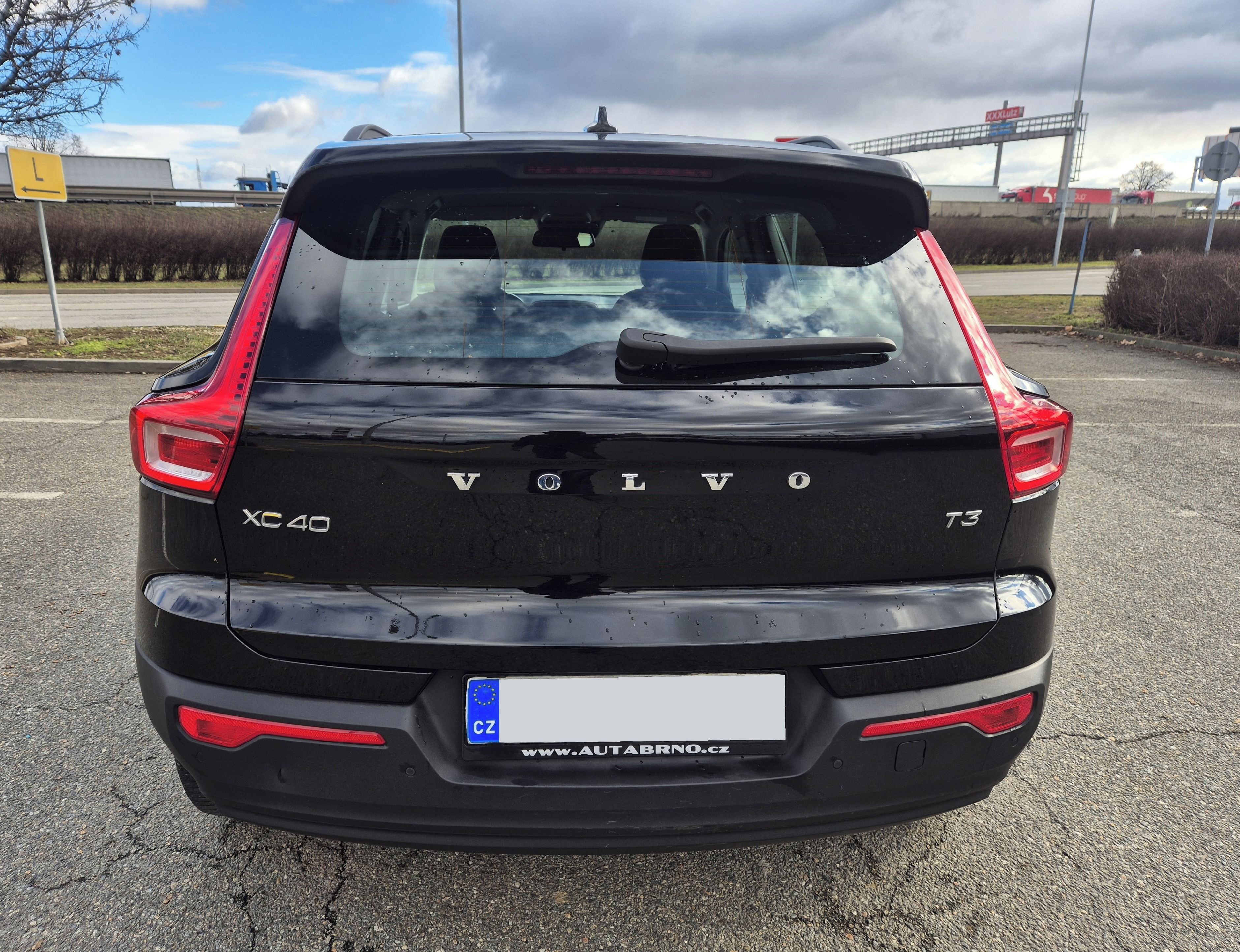 Volvo XC40, 1.5i 163PS 1.MAJ MANUÁL ! LED - fotka 6