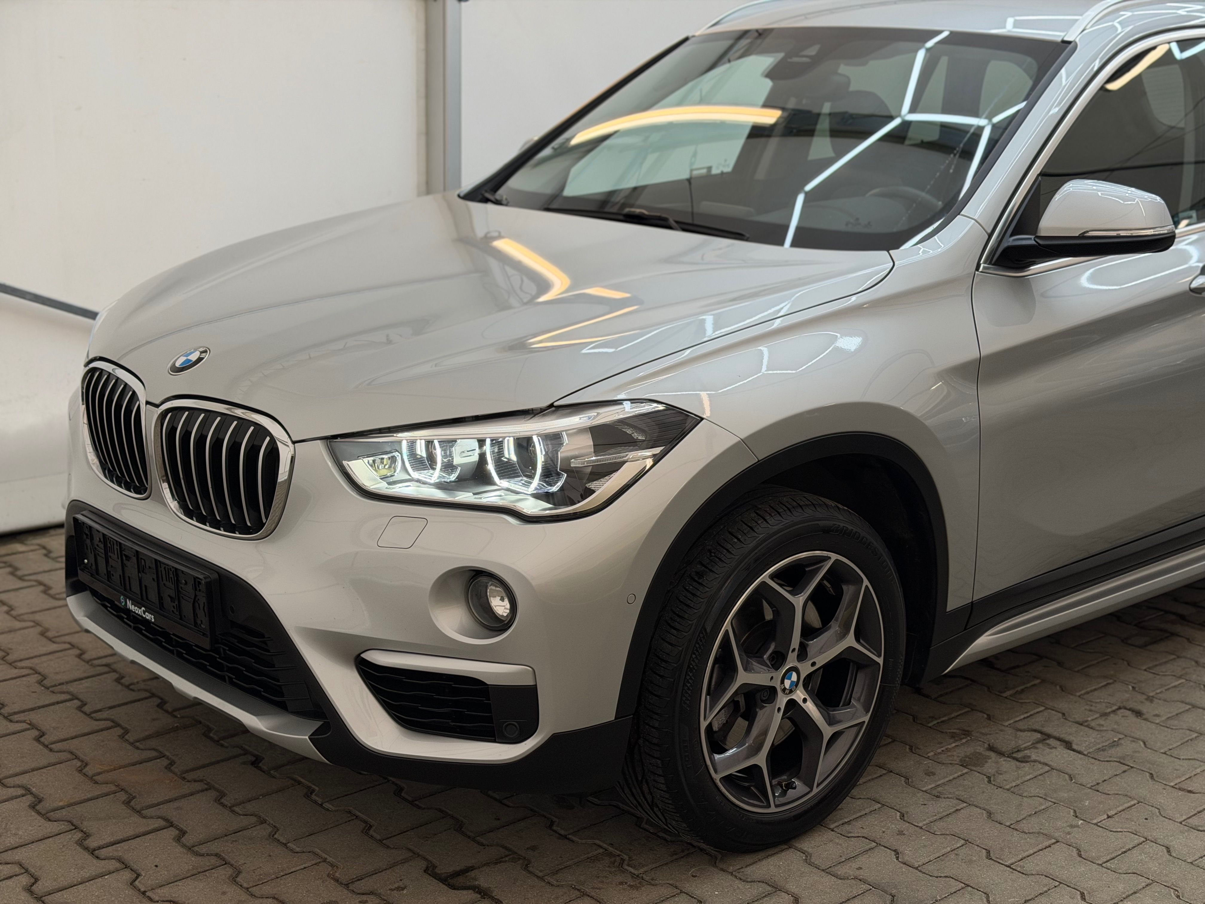 BMW X1, 20d,140kW,aut,X-Drive,tažné,1m - fotka 3