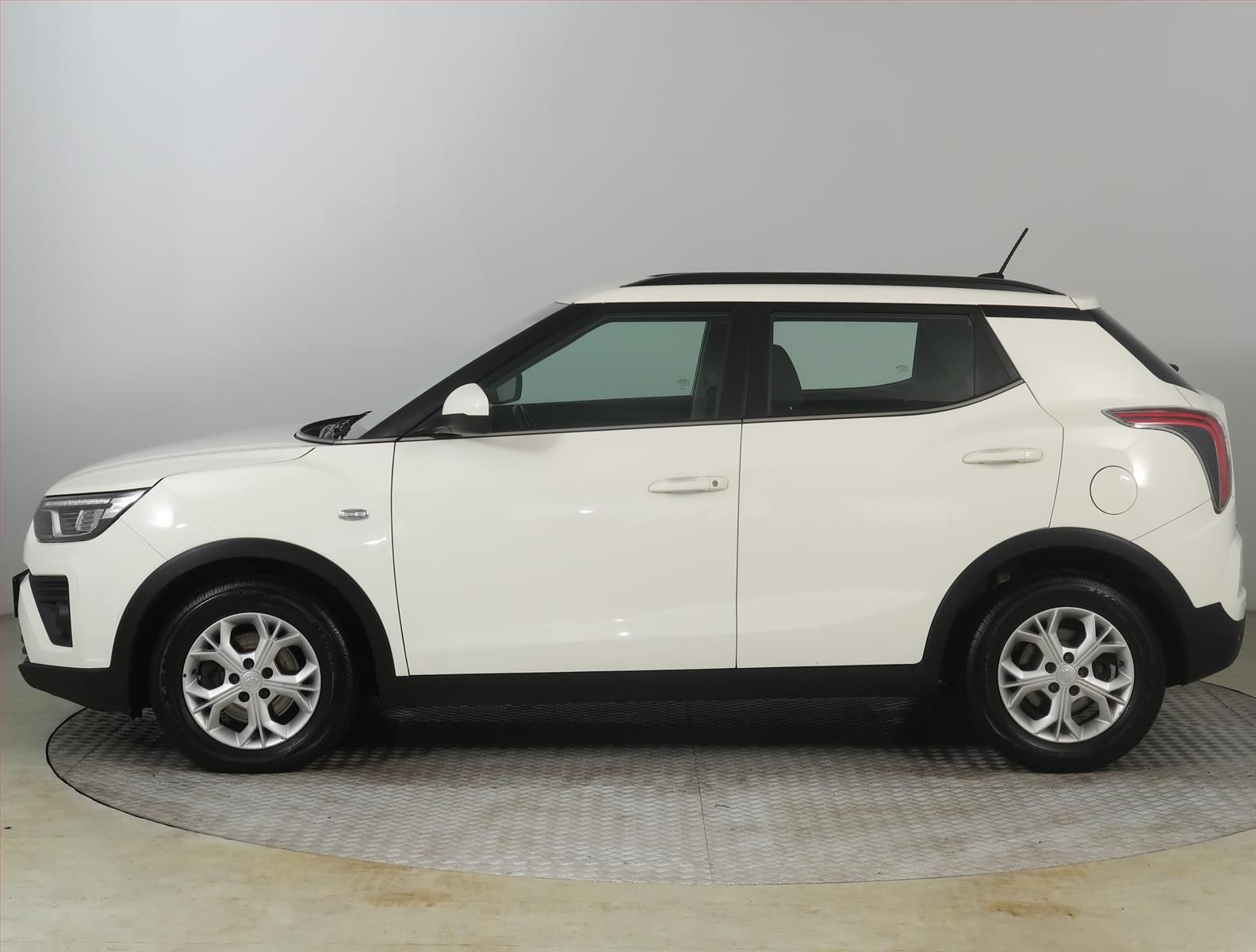 SsangYong Tivoli, 1.5 T-GDI, NOVÁ CENA, ČR,1.maj - fotka 3