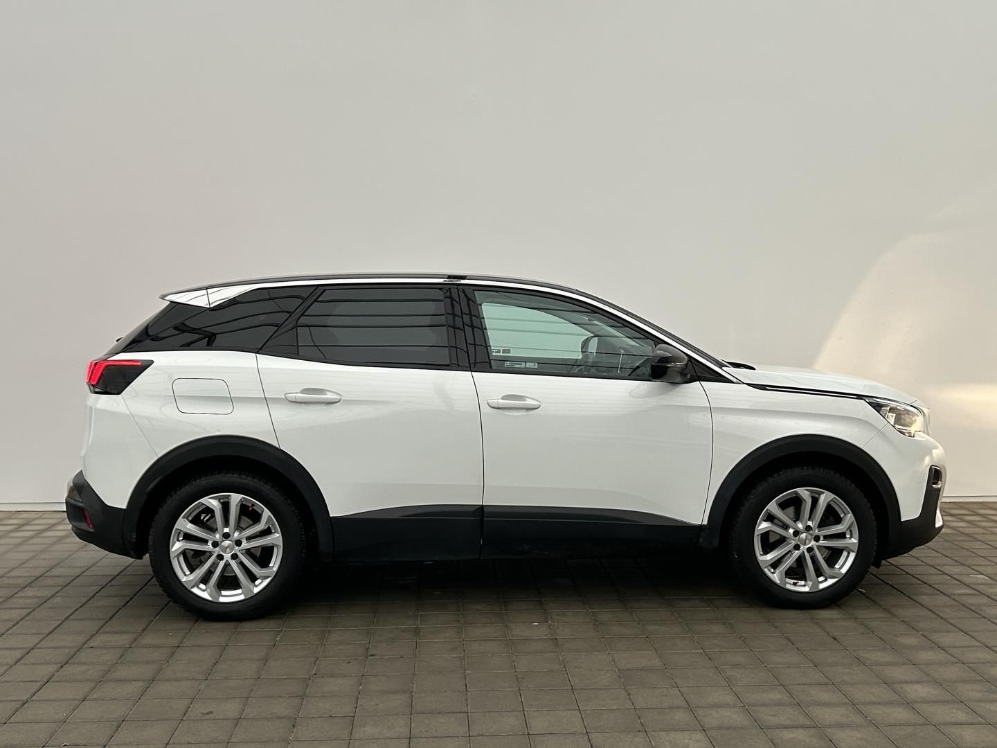 Peugeot 3008, 1.2T 96kW Active - fotka 4