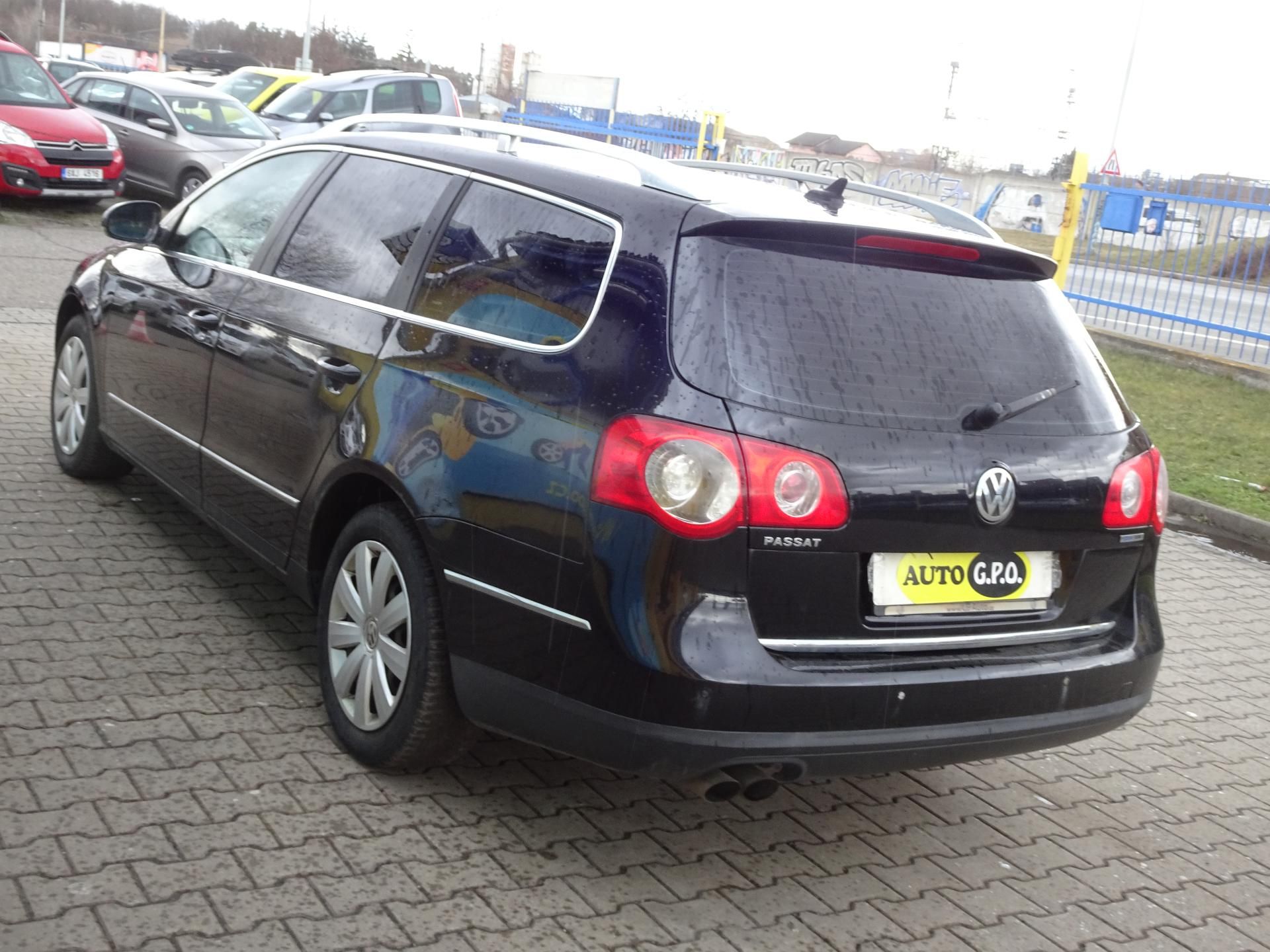 Volkswagen Passat, 2.0 TDi Combi DSG - fotka 4