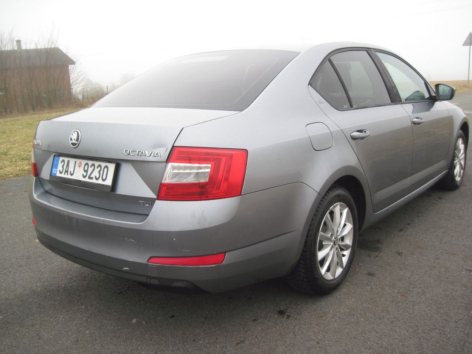 Škoda Octavia, 1,6TDI koup v ČR 2 majitel - fotka 5