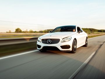 Mercedes C400 V6 kupé 333hp