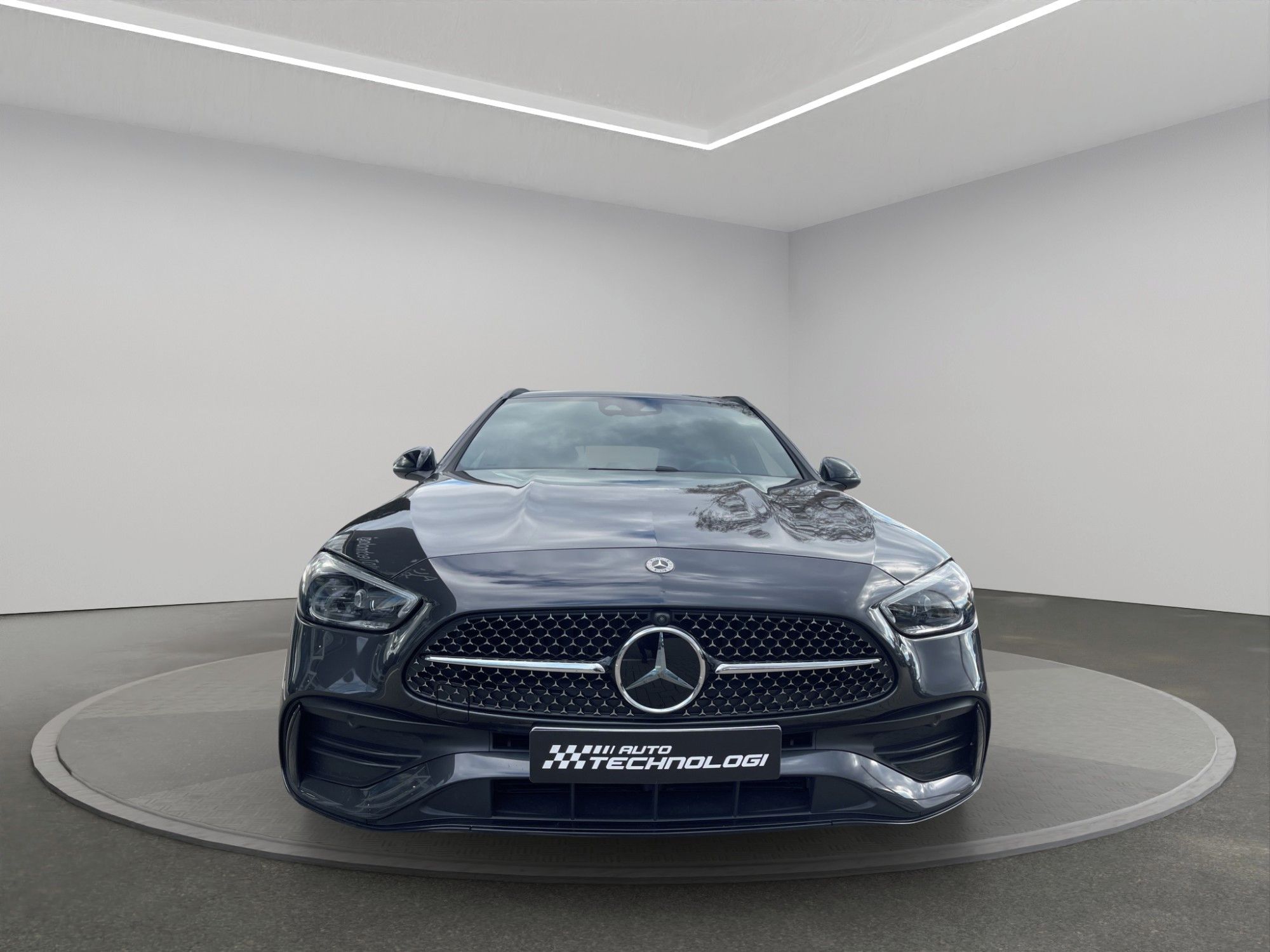 Mercedes-Benz Třídy C, 300de 4MATIC - fotka 2