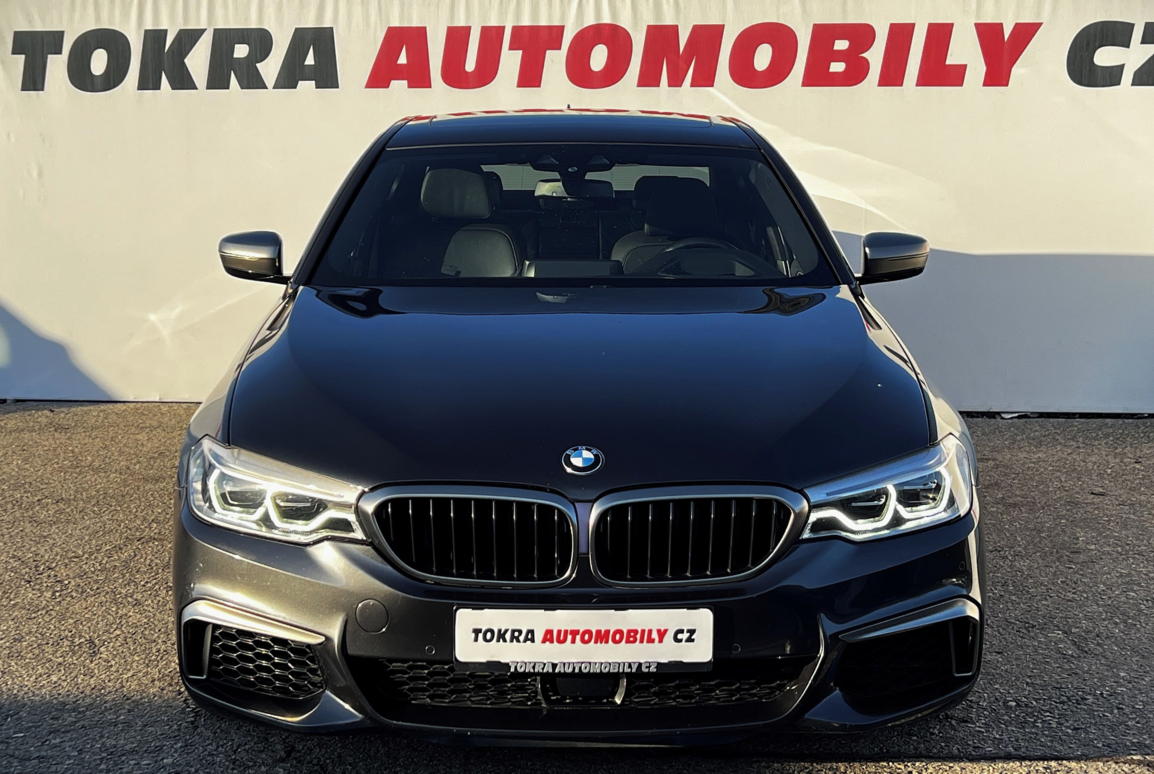 BMW Řada 5, M550i xDrive Navi ACC LED HUD - fotka 2