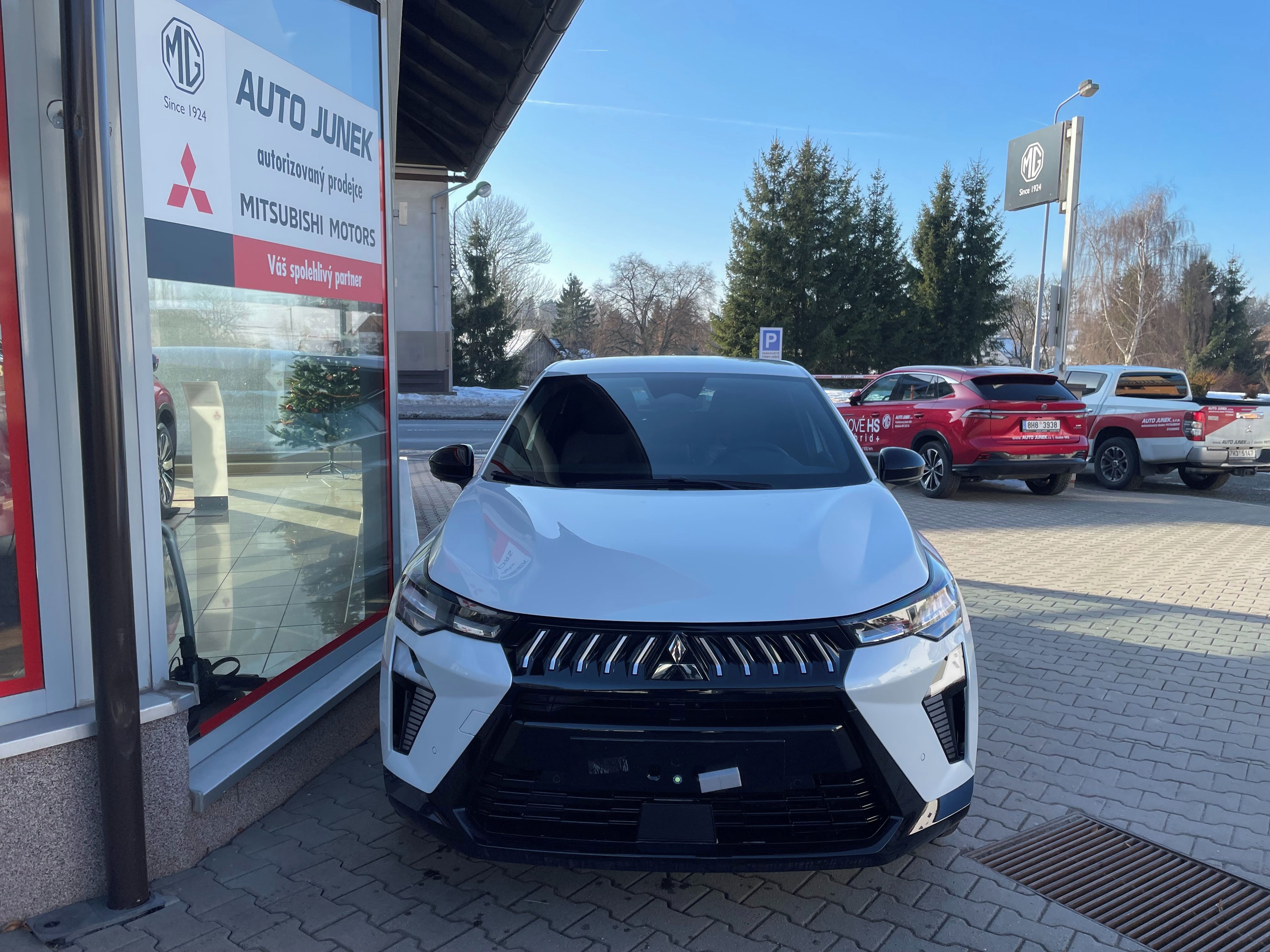 Mitsubishi Grandis, 1.3 DI-T AT INTENSE+ - fotka 5