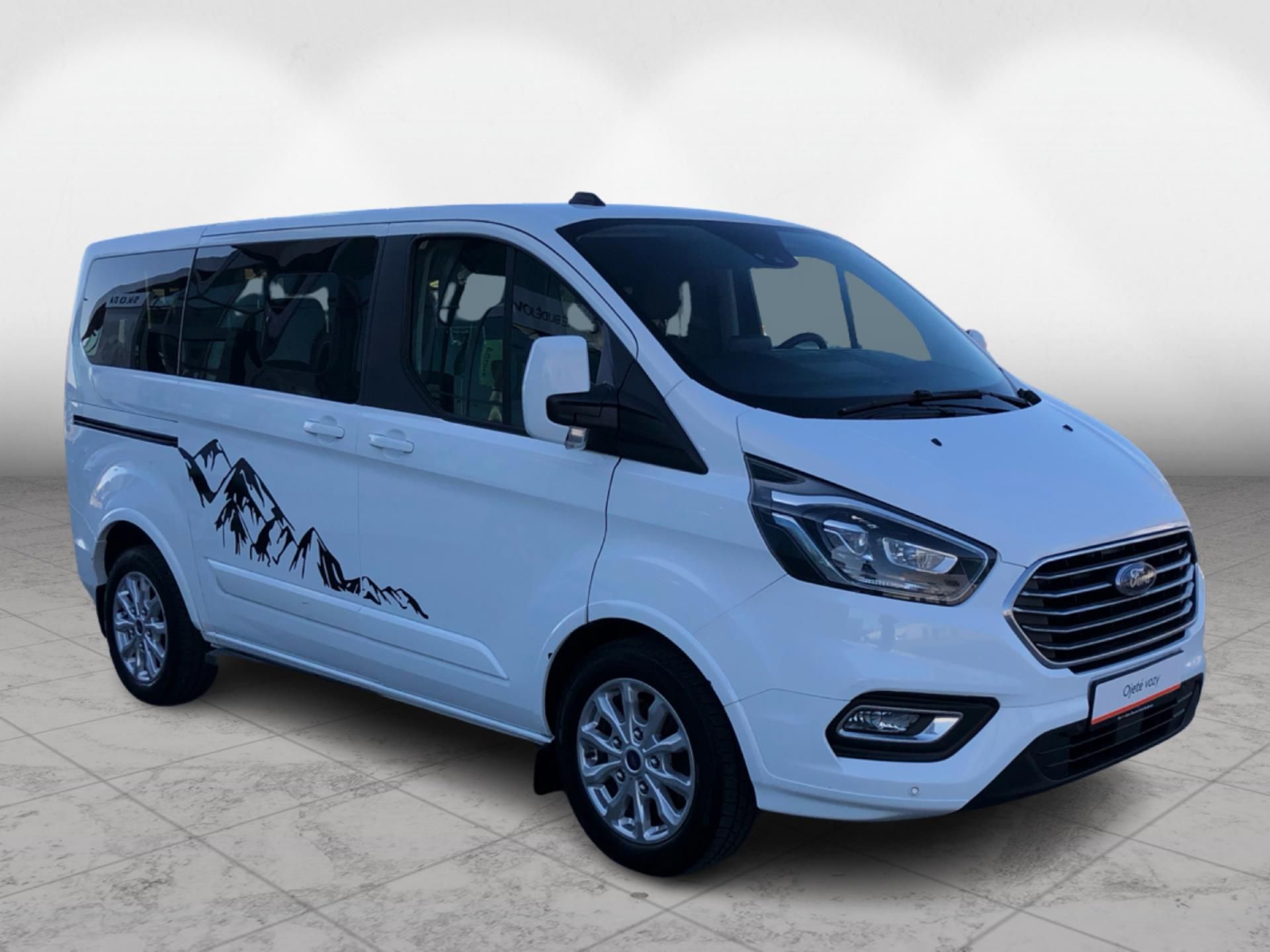 Ford Tourneo Custom, 2.0 TDCi  8 Míst - fotka 6