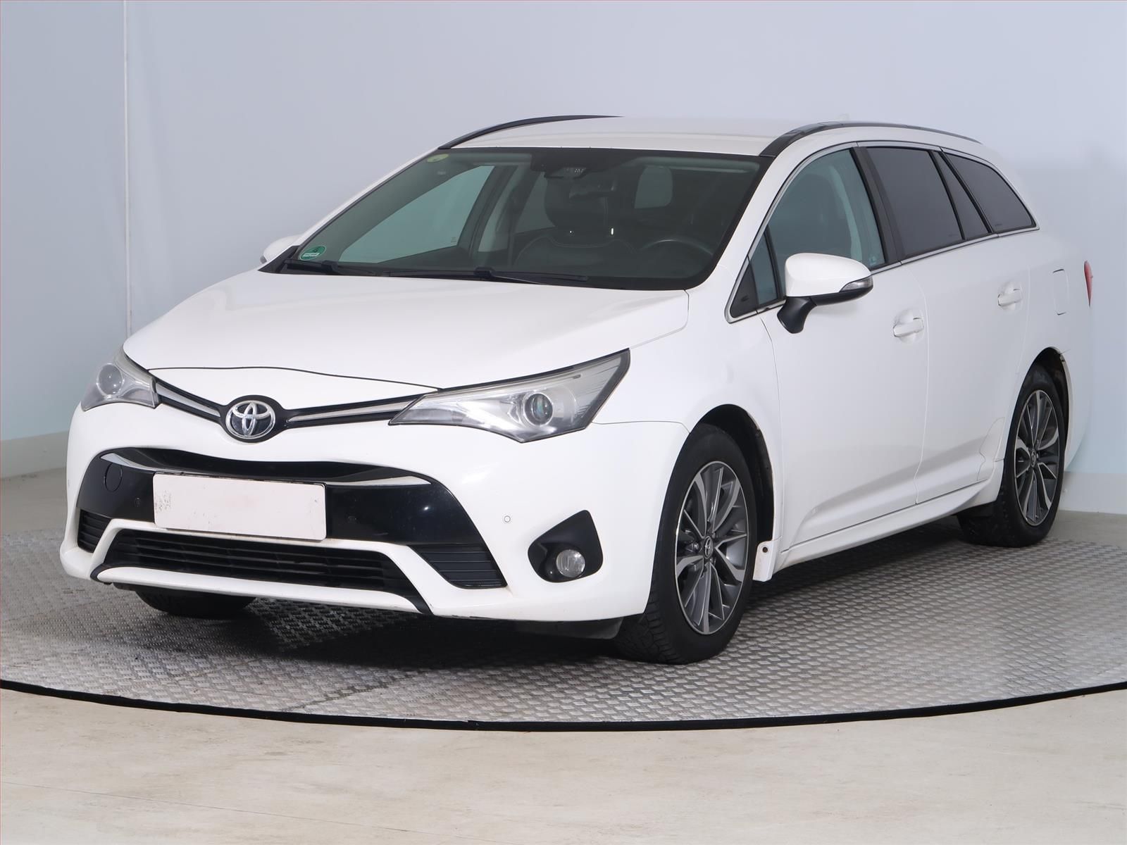 Toyota Avensis, 1.6 D-4D, NOVÁ CENA - fotka 2