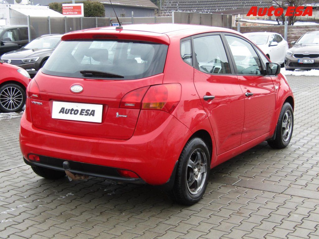 Kia Venga, 1.4CVVT,ČR,TZ - fotka 4