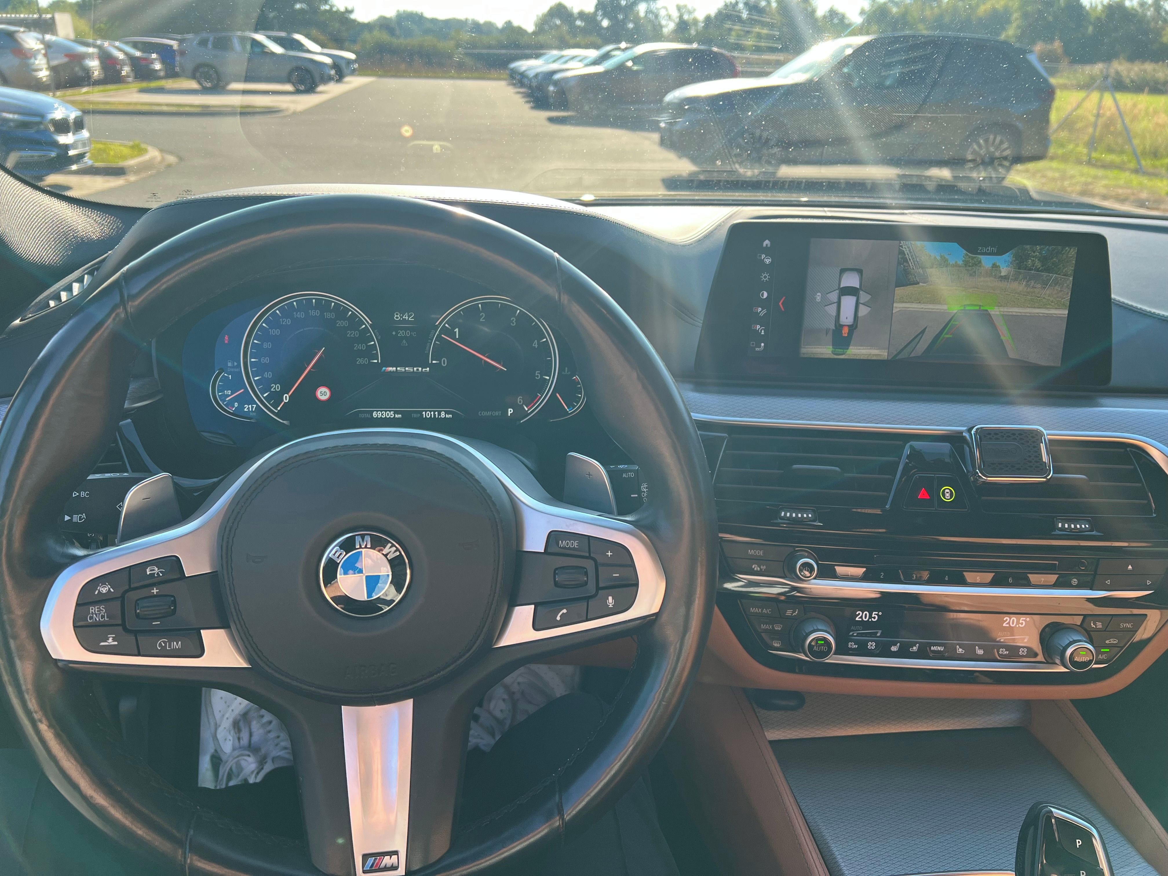 BMW Řada 5, M550d xDrive Touring - fotka 5