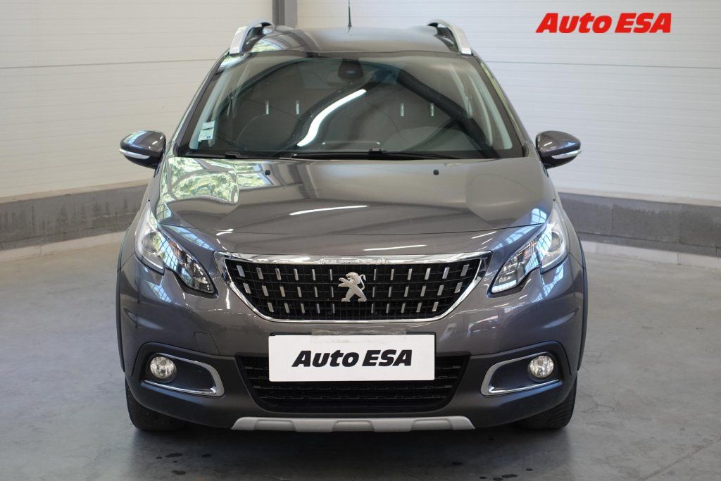 Peugeot 2008, 1.2 PT,Allure,navi - fotka 2