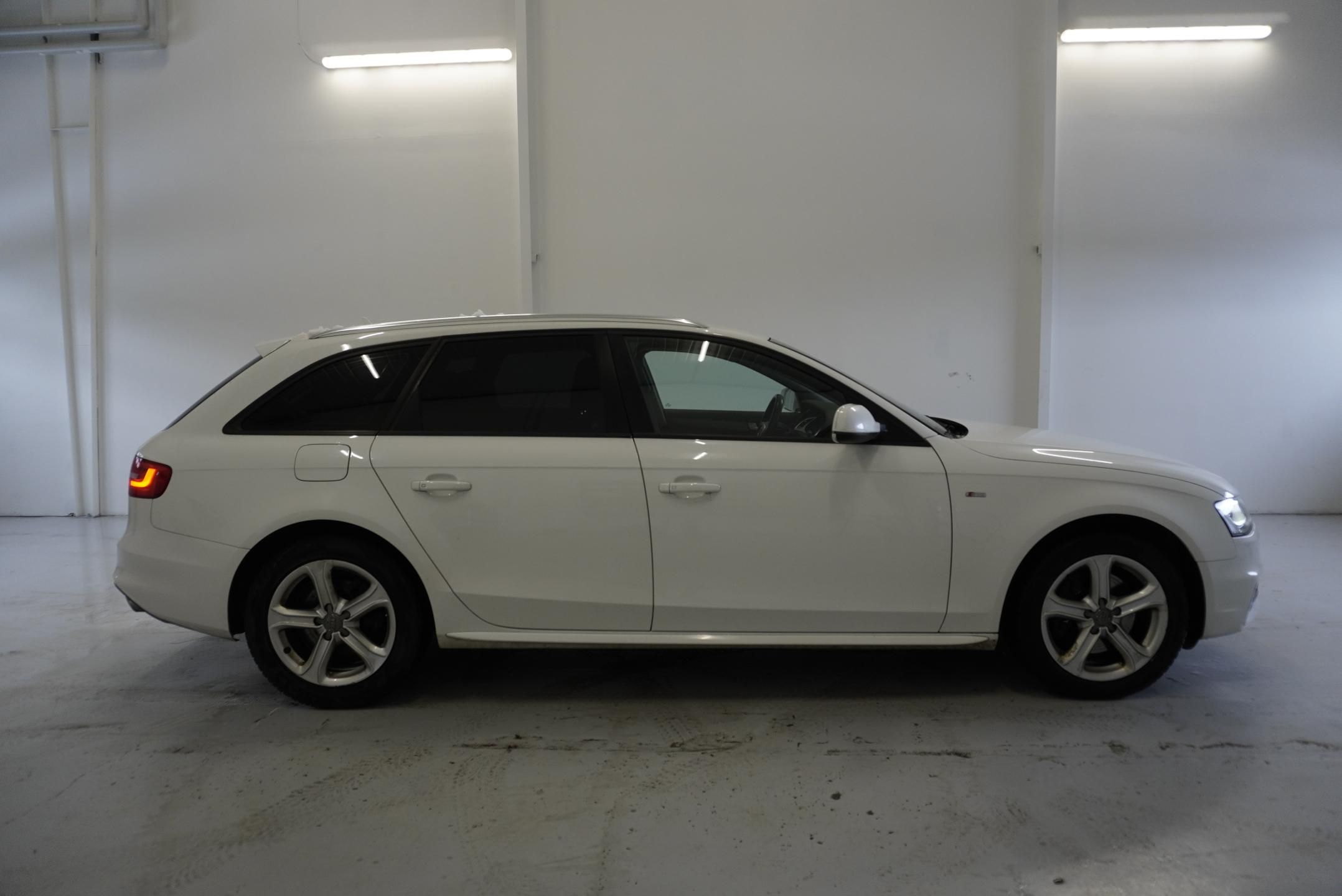 Audi A4 Avant, 3.0TDi 150 kW AUTOMAT - fotka 5