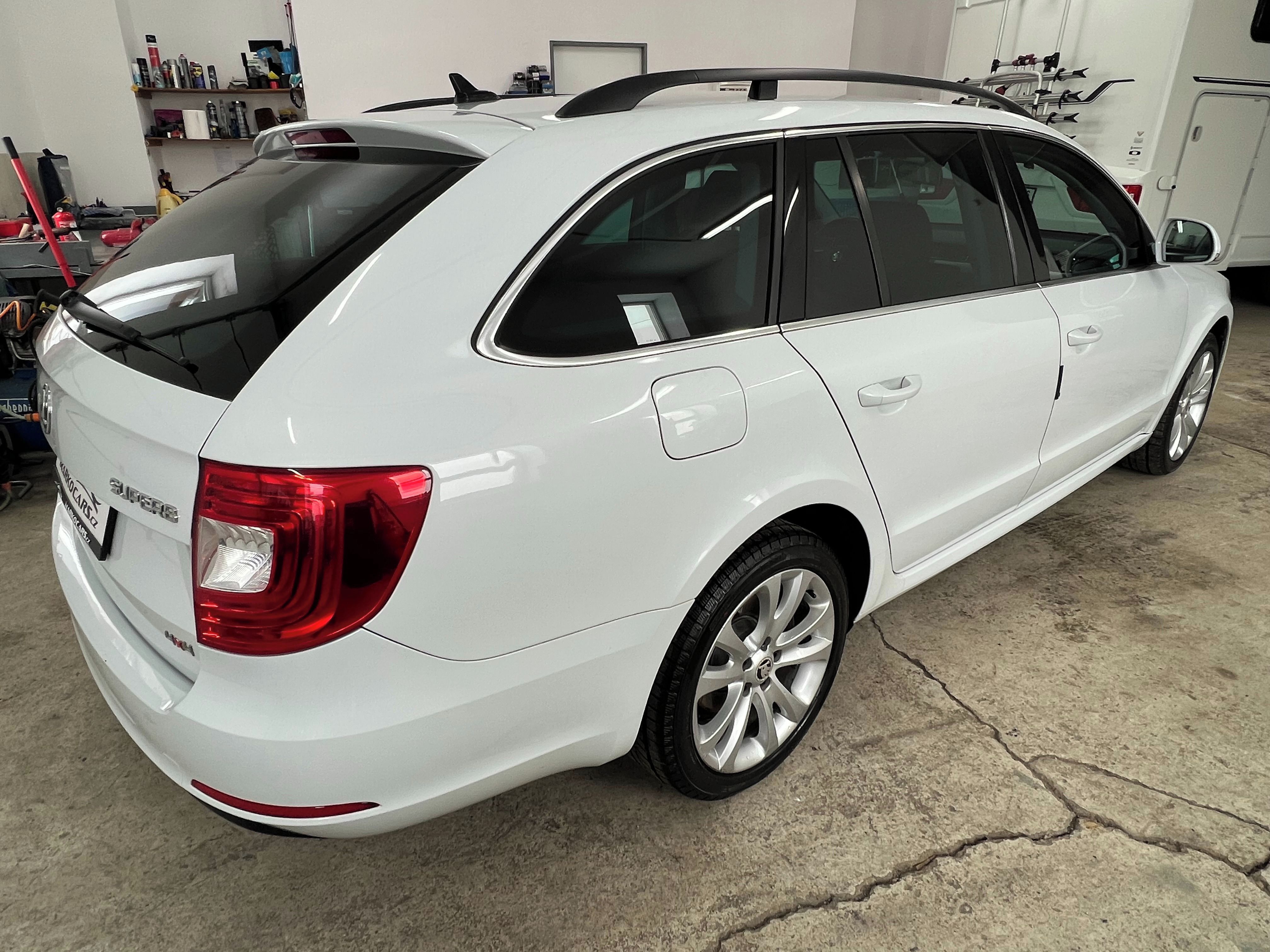 Škoda Superb, 2.0 TDi  4x4 DSG PO ROZVODECH - fotka 5
