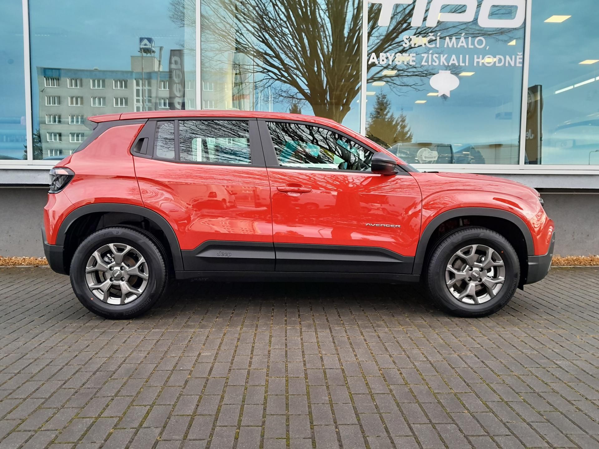 Jeep Avenger, Longitude 1,2 100PS manuál - fotka 5