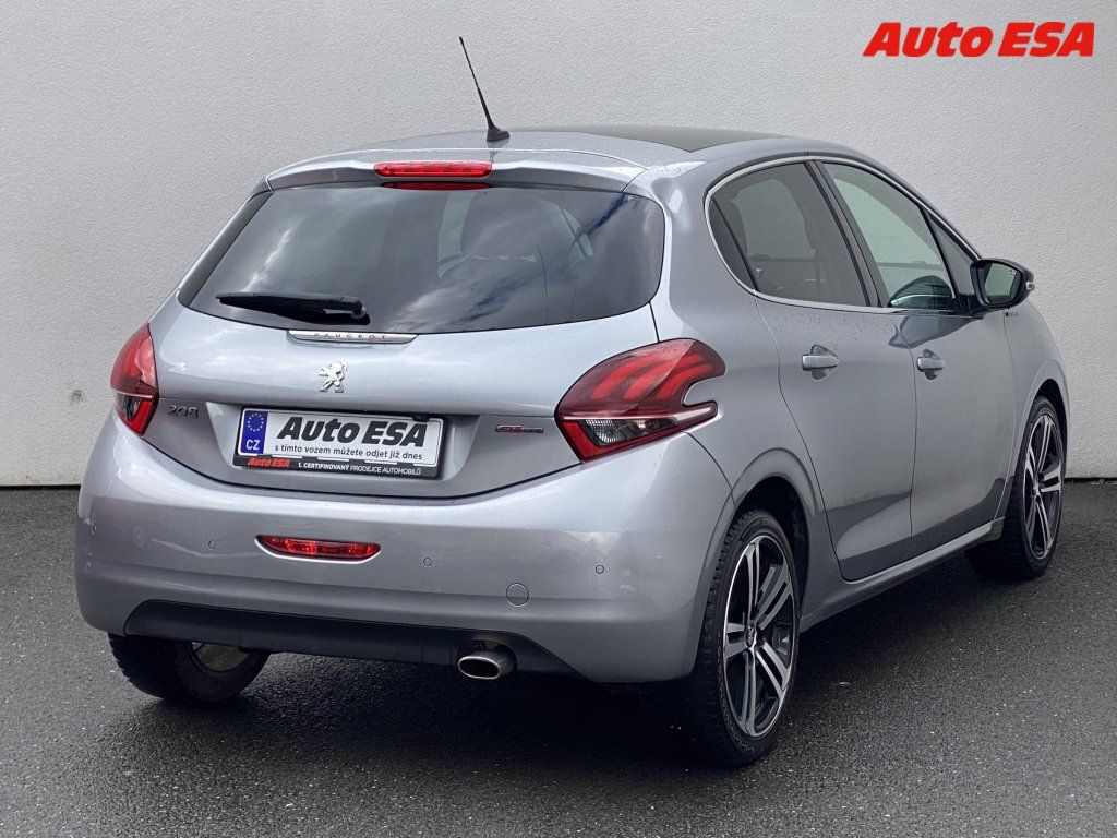 Peugeot 208, 1.2 PT,GT Line,AT,panor - fotka 4