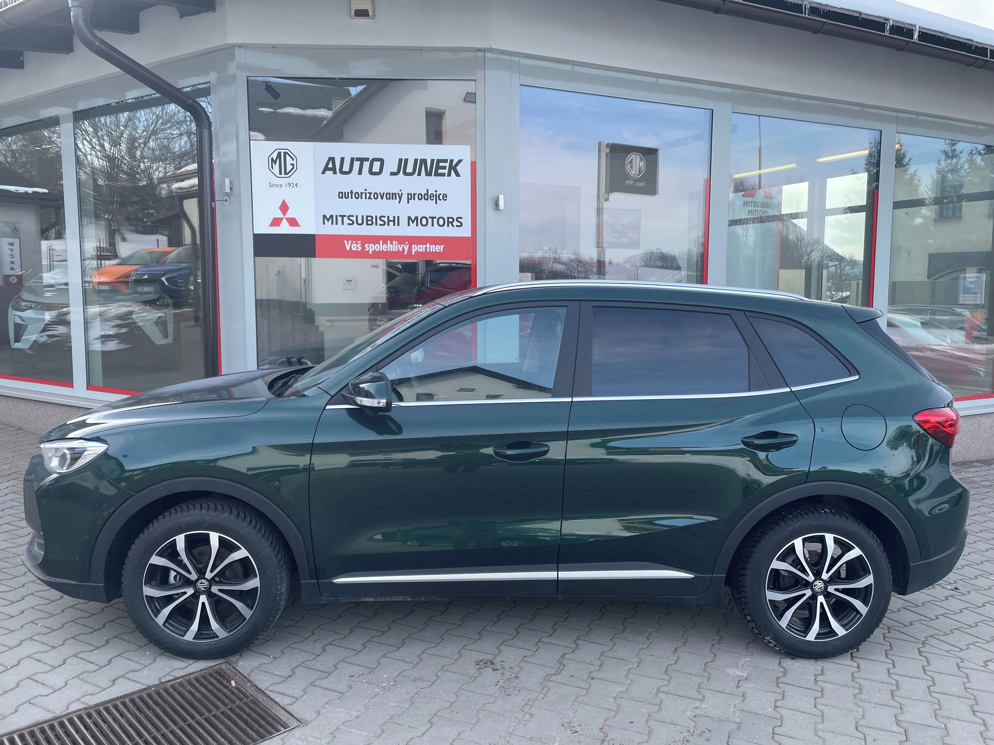 MG ZS, 1.5 5M ELEGANCE SPRING EDITION - fotka 2