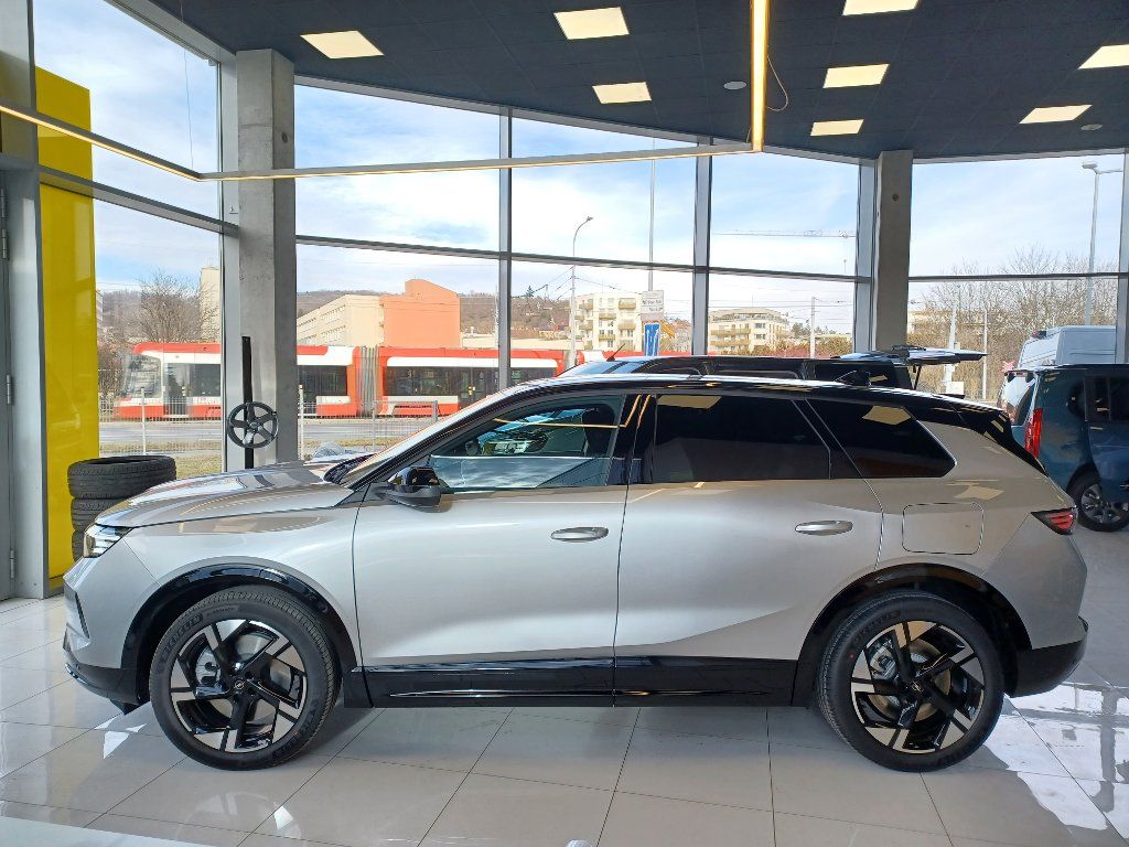 Opel Grandland, Ultimate 1.6T PHEV 165kW/225k - fotka 4