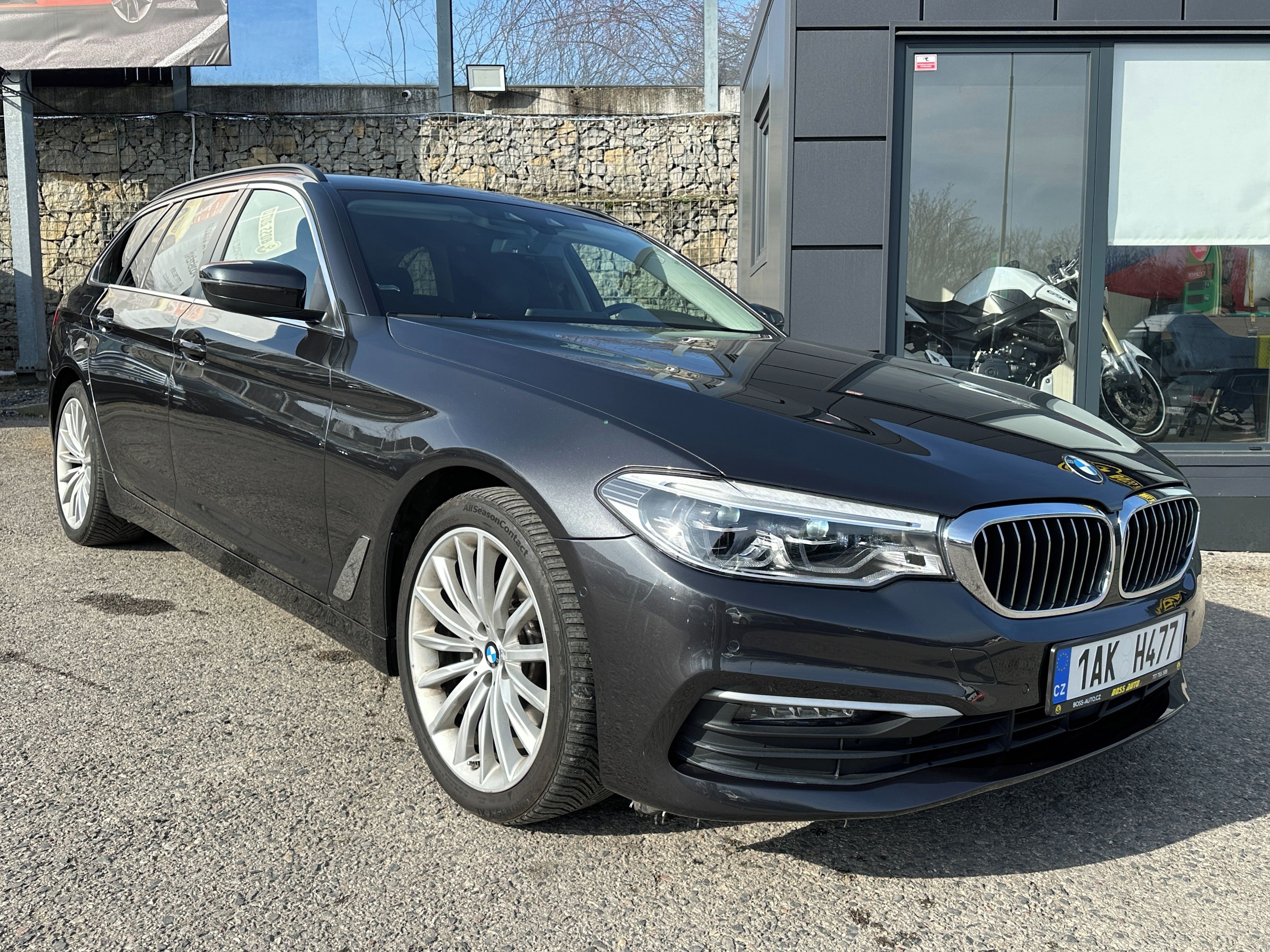 BMW Řada 5, BMW 520D 2019