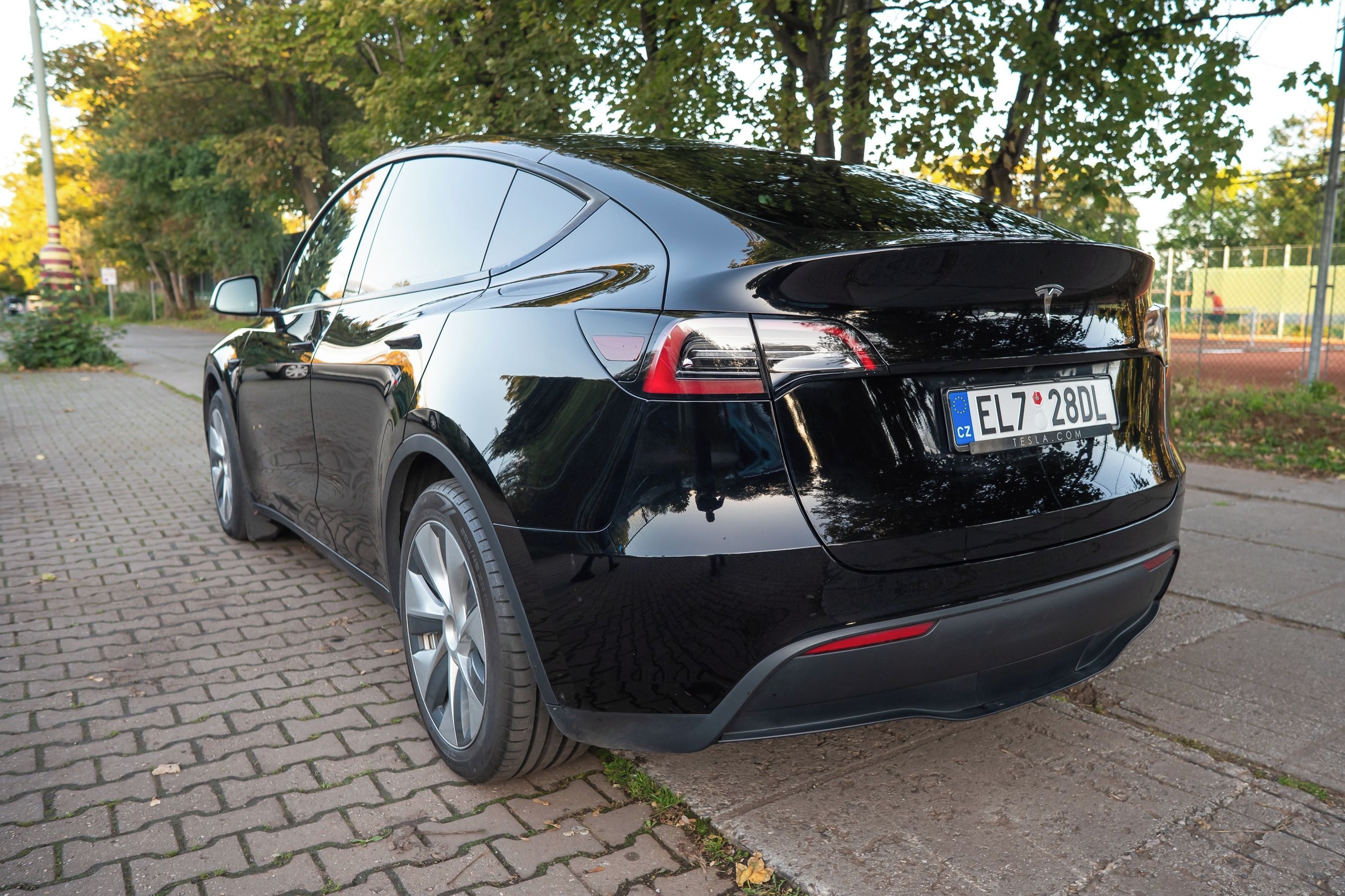 Tesla Model Y, Tesla Y RWD LFP - fotka 4