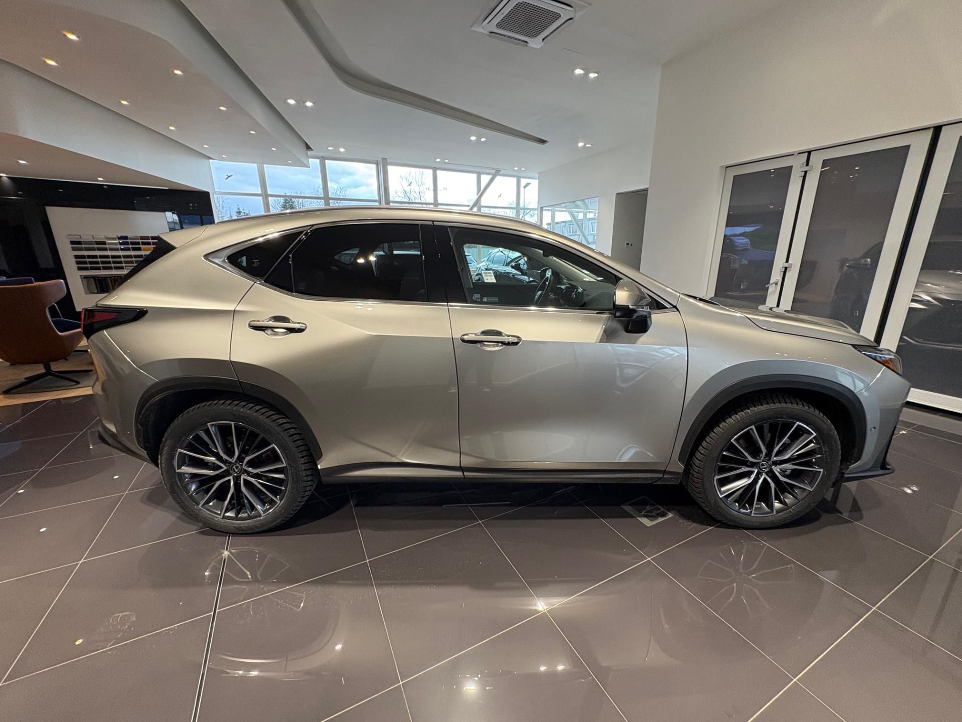 Lexus NX 350h, LUXURY 4x4 - fotka 5