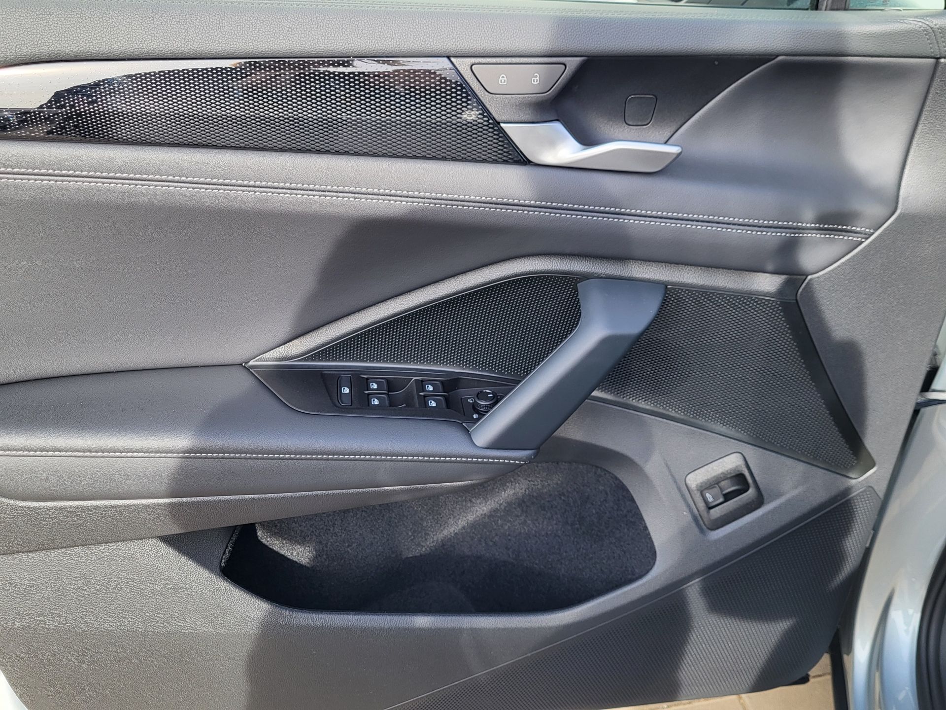 Volkswagen Tayron, People 2,0 TDI 110kW-nové - fotka 6