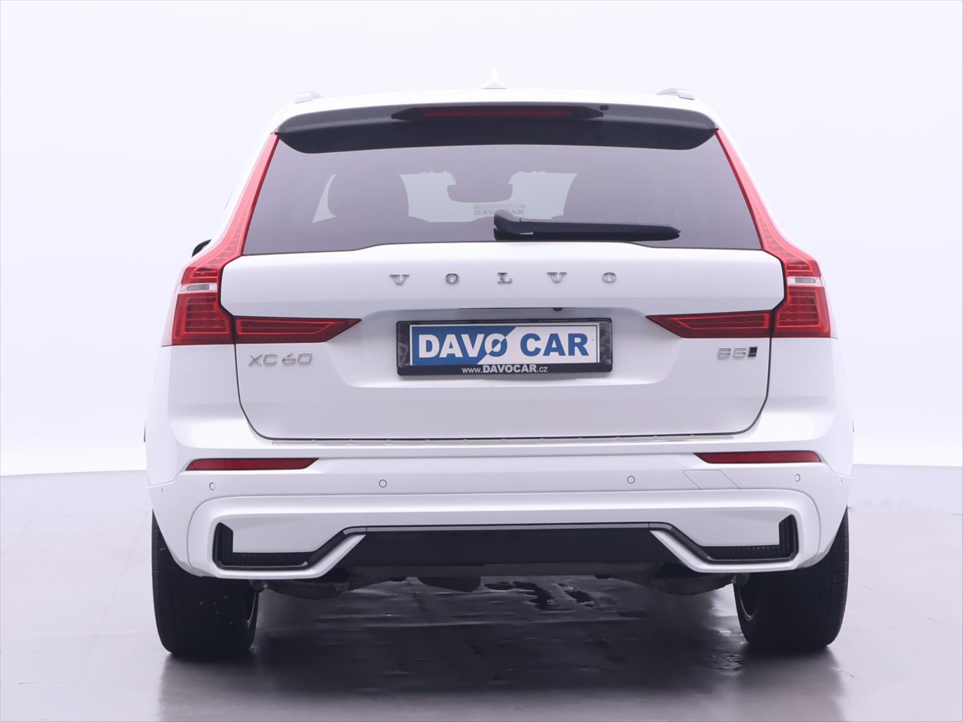 Volvo XC60, 2,0 B5 173kW AWD Plus Dark CZ - fotka 6