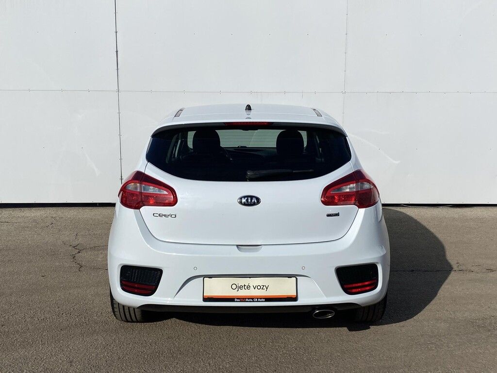 Kia Cee´d, 1,6 CRDi 100 kW - fotka 6