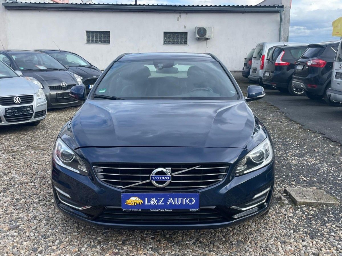 Volvo V60, 2,4 D-PLUG IN HYBRID - fotka 2