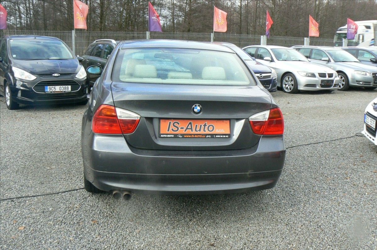 BMW Řada 3, 2,5 325i AUTOMAT - fotka 4