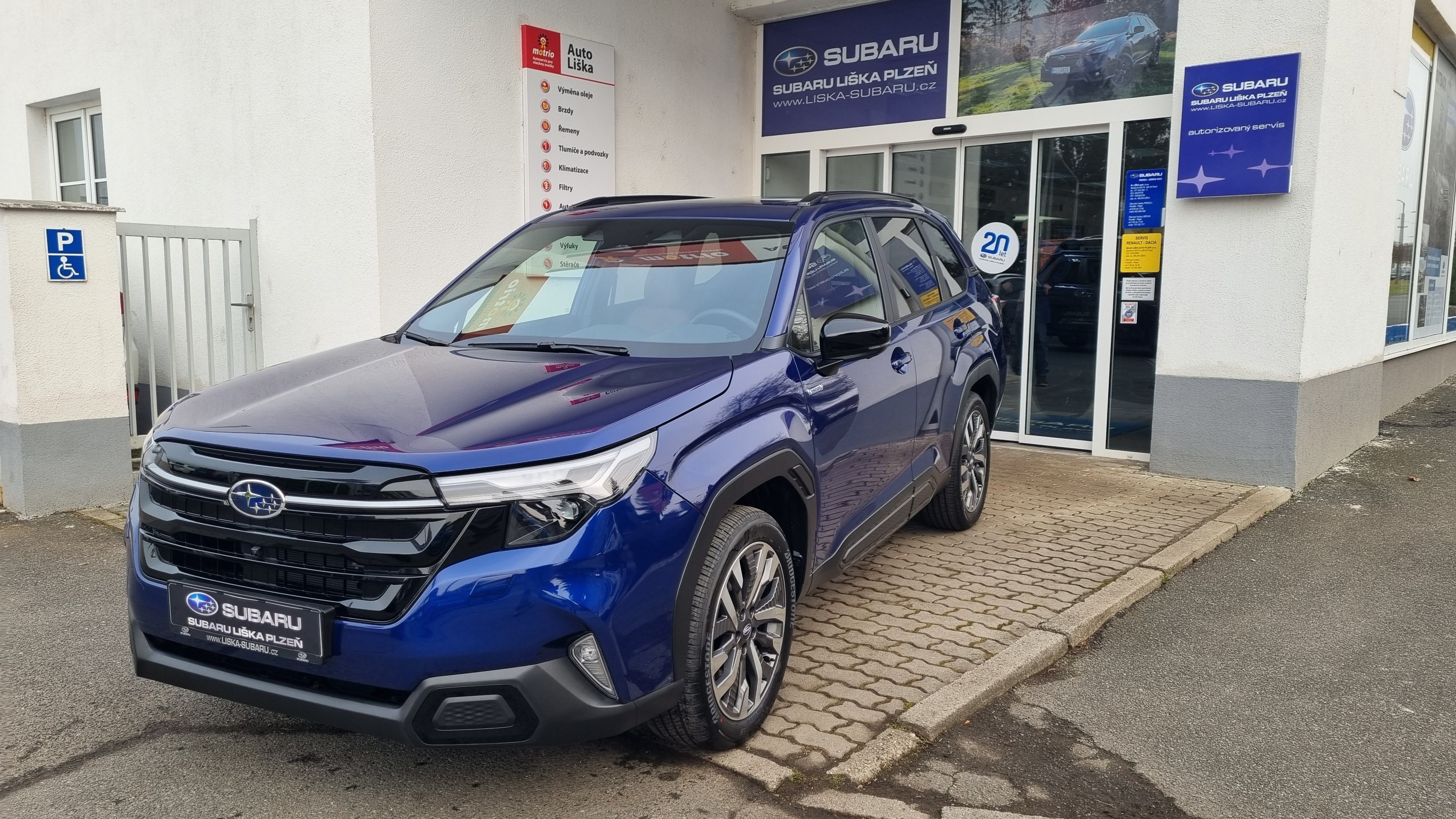 Subaru Forester, 2,0i CVT Touring + zimní kola - fotka 2