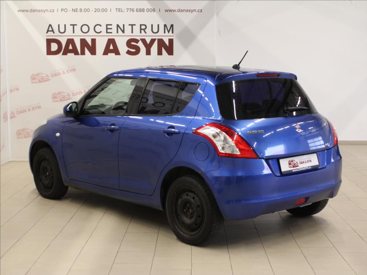 Suzuki Swift, 1,2 i 4x4 pěkný stav, serv.kni - fotka 6
