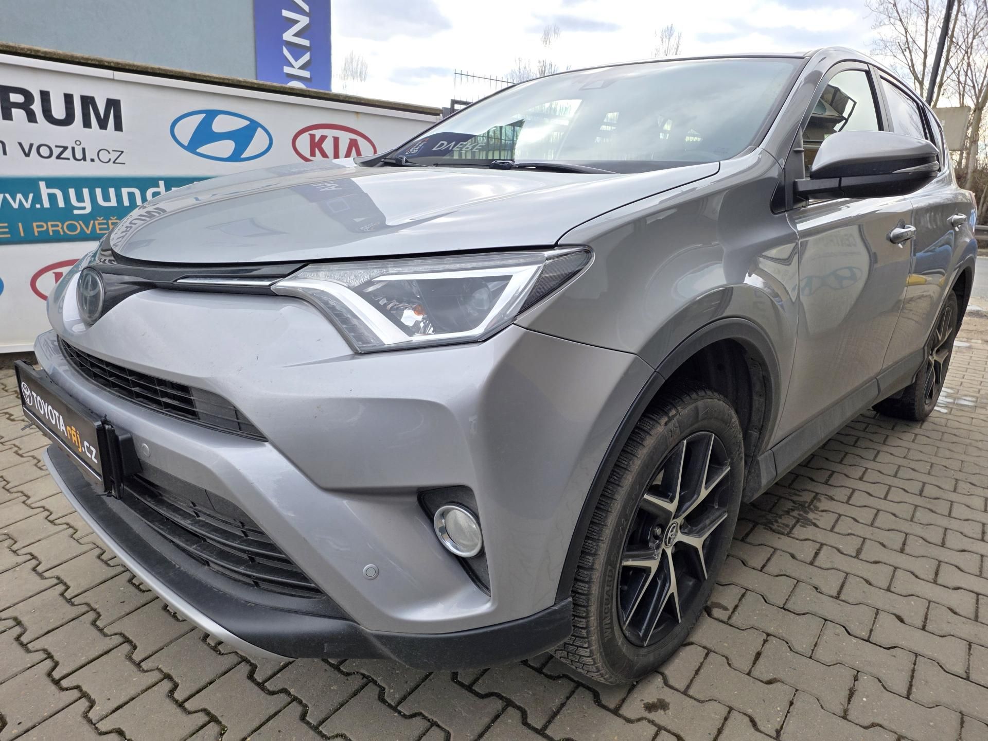 Toyota Rav4, 2.0-1.MAJITEL-TAŽNÉ-KAMERA - fotka 5