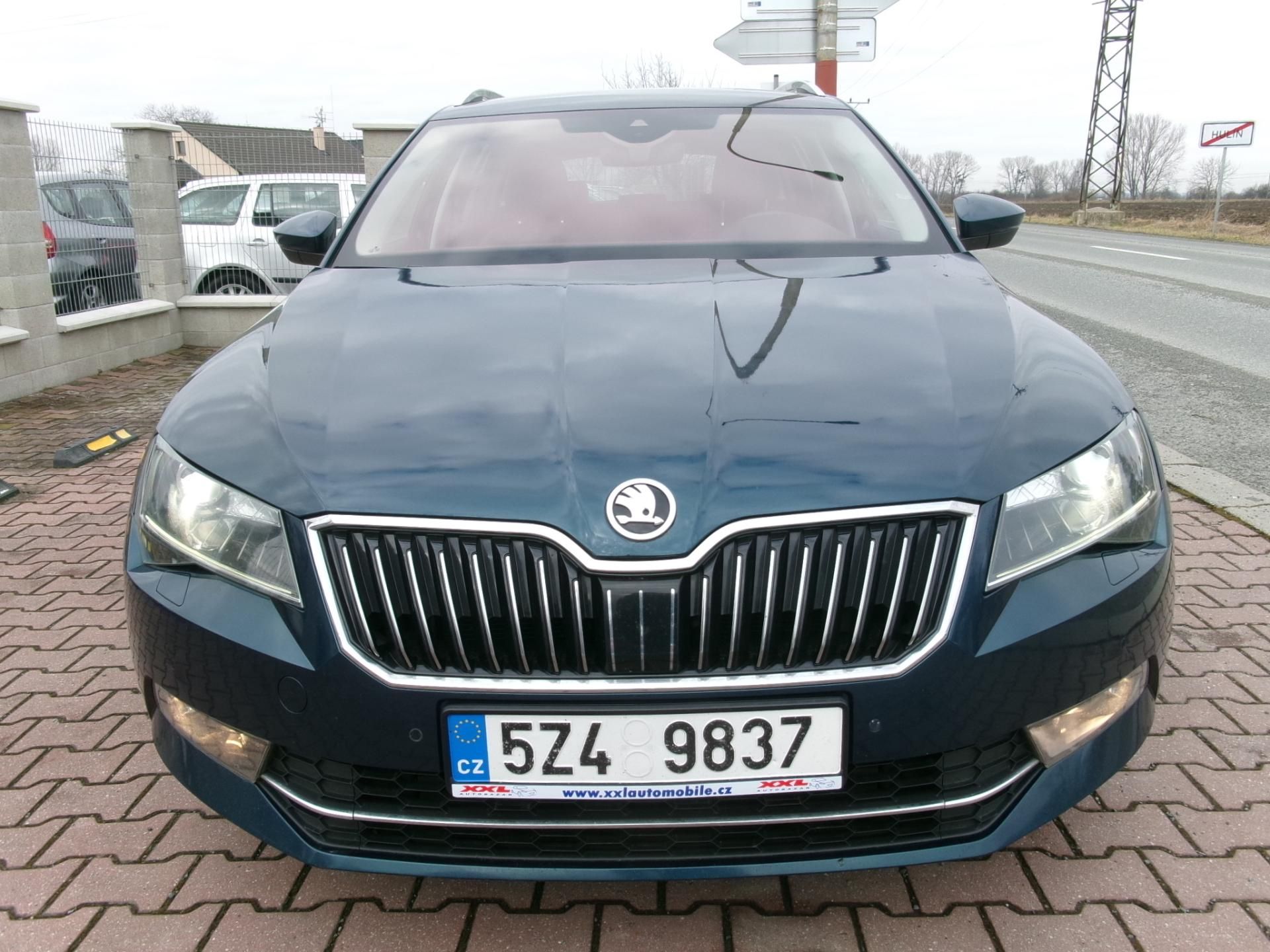 Škoda Superb, 2,0TDI NAVI ACC 4x4 - fotka 3
