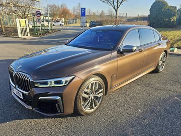 BMW M760Li V12 Individual