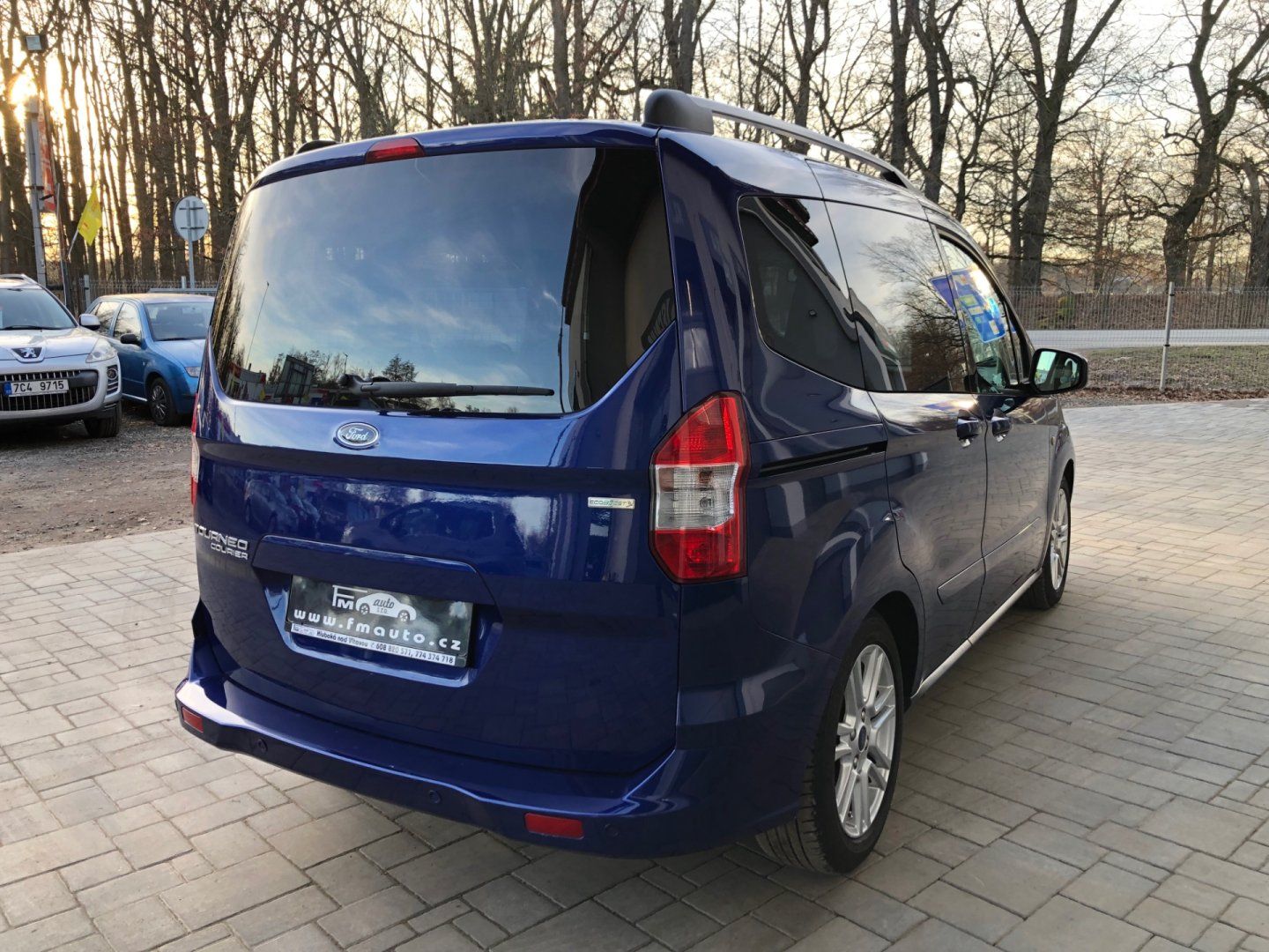 Ford Tourneo Courier, 1.0 EcoBoost - fotka 5
