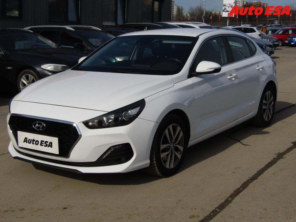 Hyundai i30, 1.6 CRDi Fastback,ČR - fotka 3