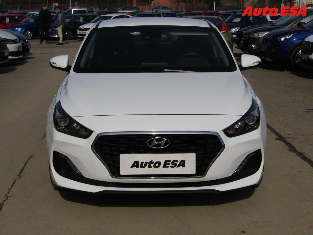 Hyundai i30, 1.6 CRDi Fastback,ČR - fotka 2