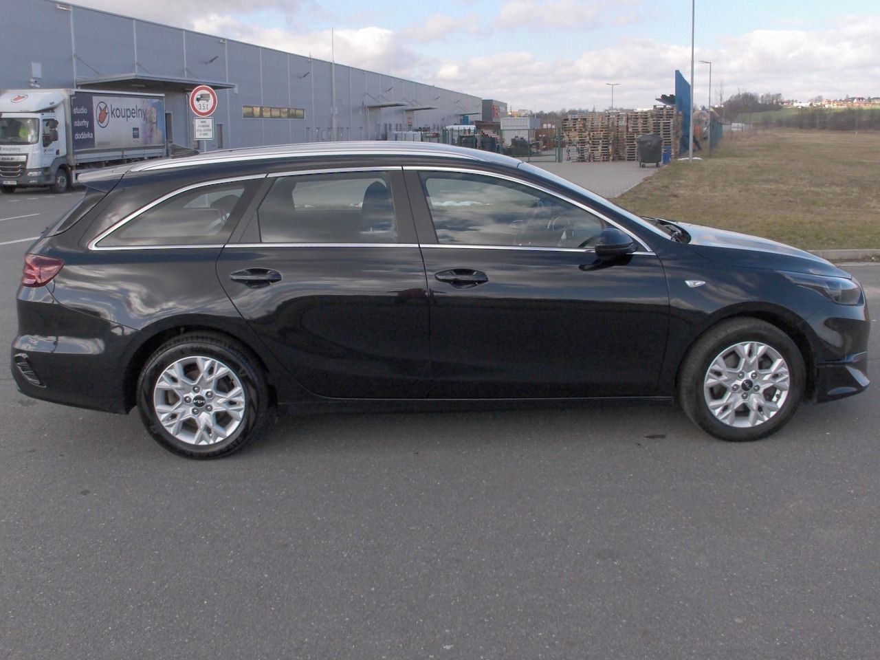 Kia Cee´d, 1.5 T-GDi118kW, Navigace,tažné - fotka 2