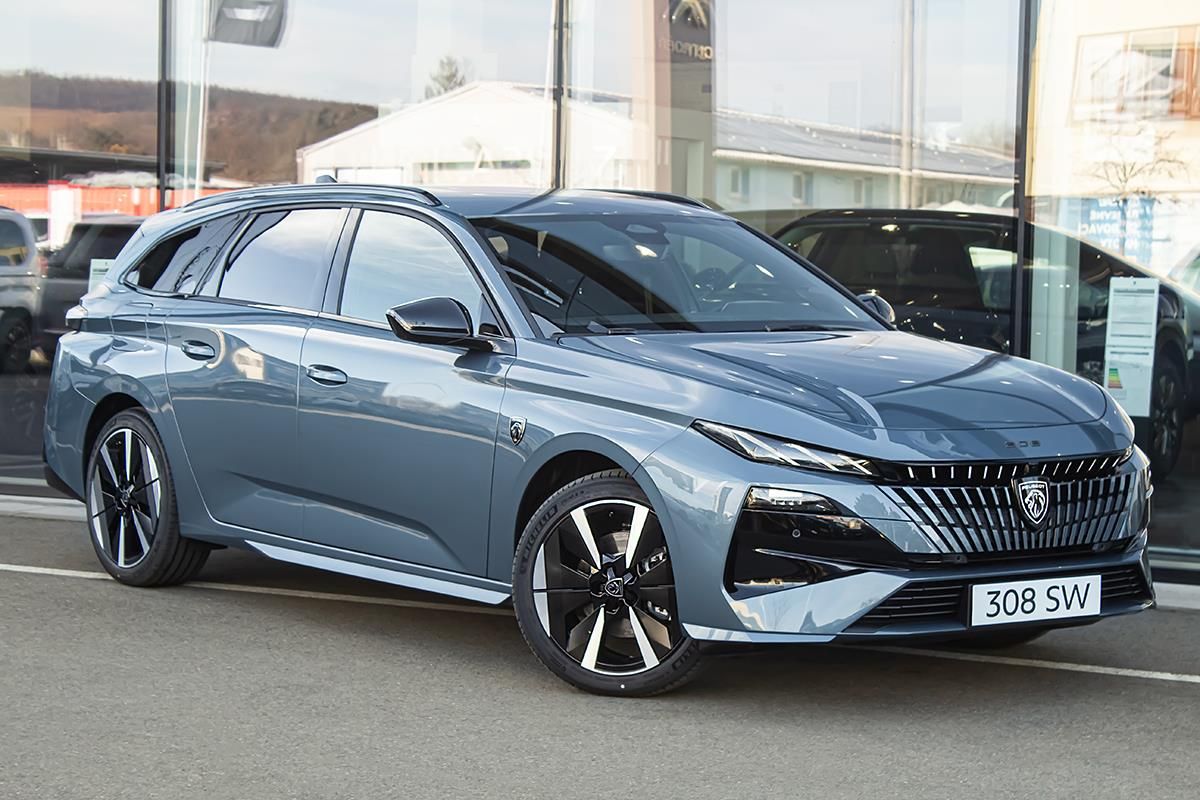 Peugeot 308, ë-GT 115 kW/157k 58kWh  SW - fotka 3