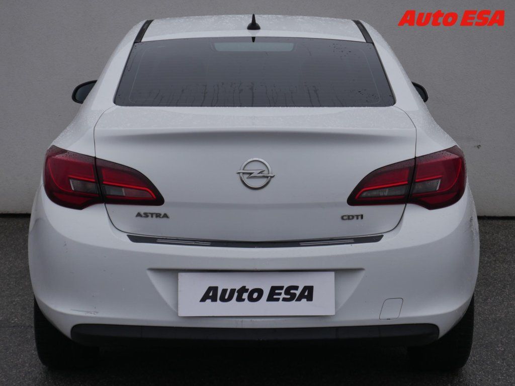 Opel Astra, 1.6. CDTi,ČR,Klima - fotka 5